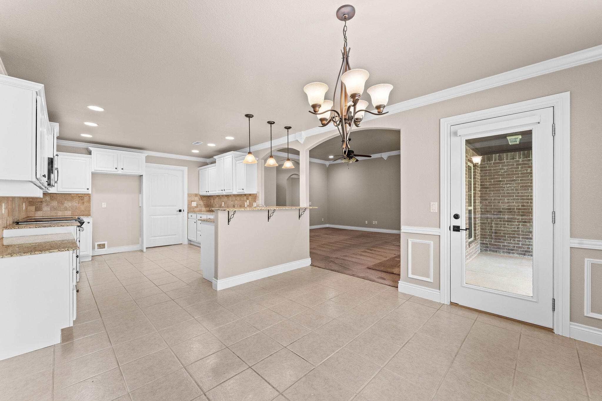 180 Stoney Pointe Drive Property Photo 8