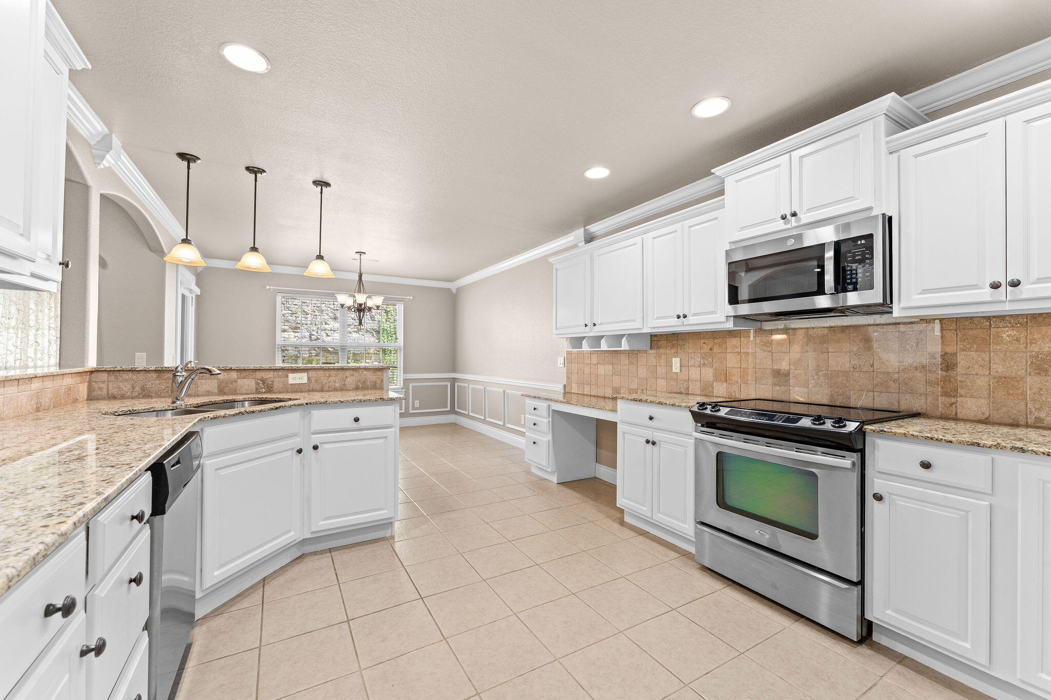 180 Stoney Pointe Drive Property Photo 12