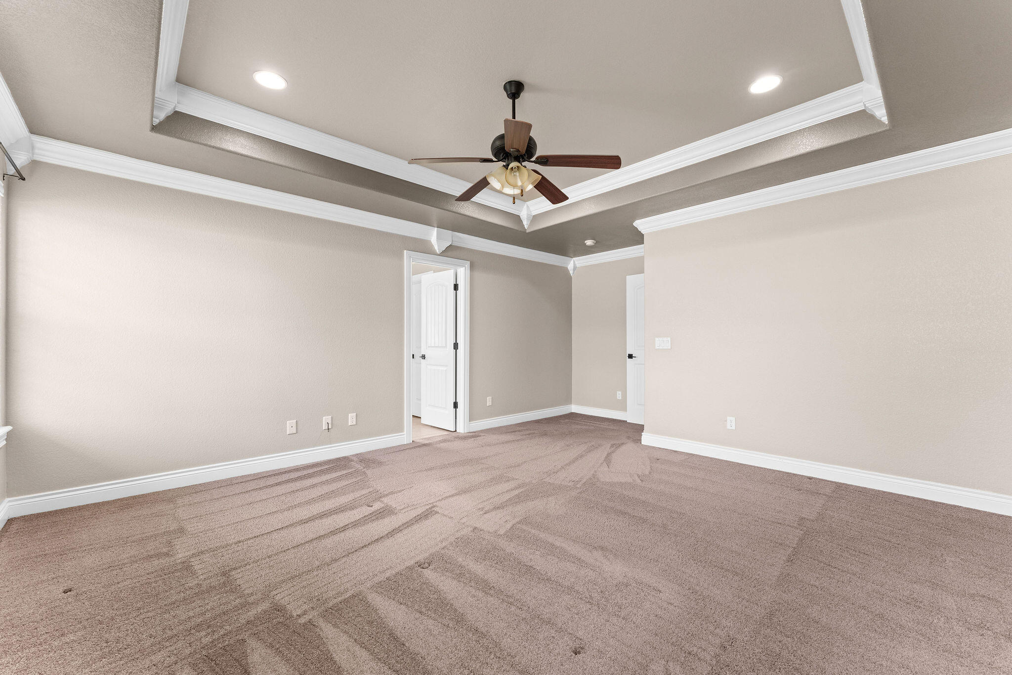 180 Stoney Pointe Drive Property Photo 16