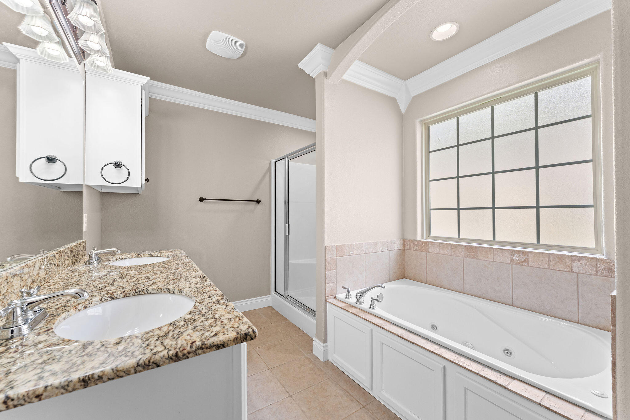 180 Stoney Pointe Drive Property Photo 17