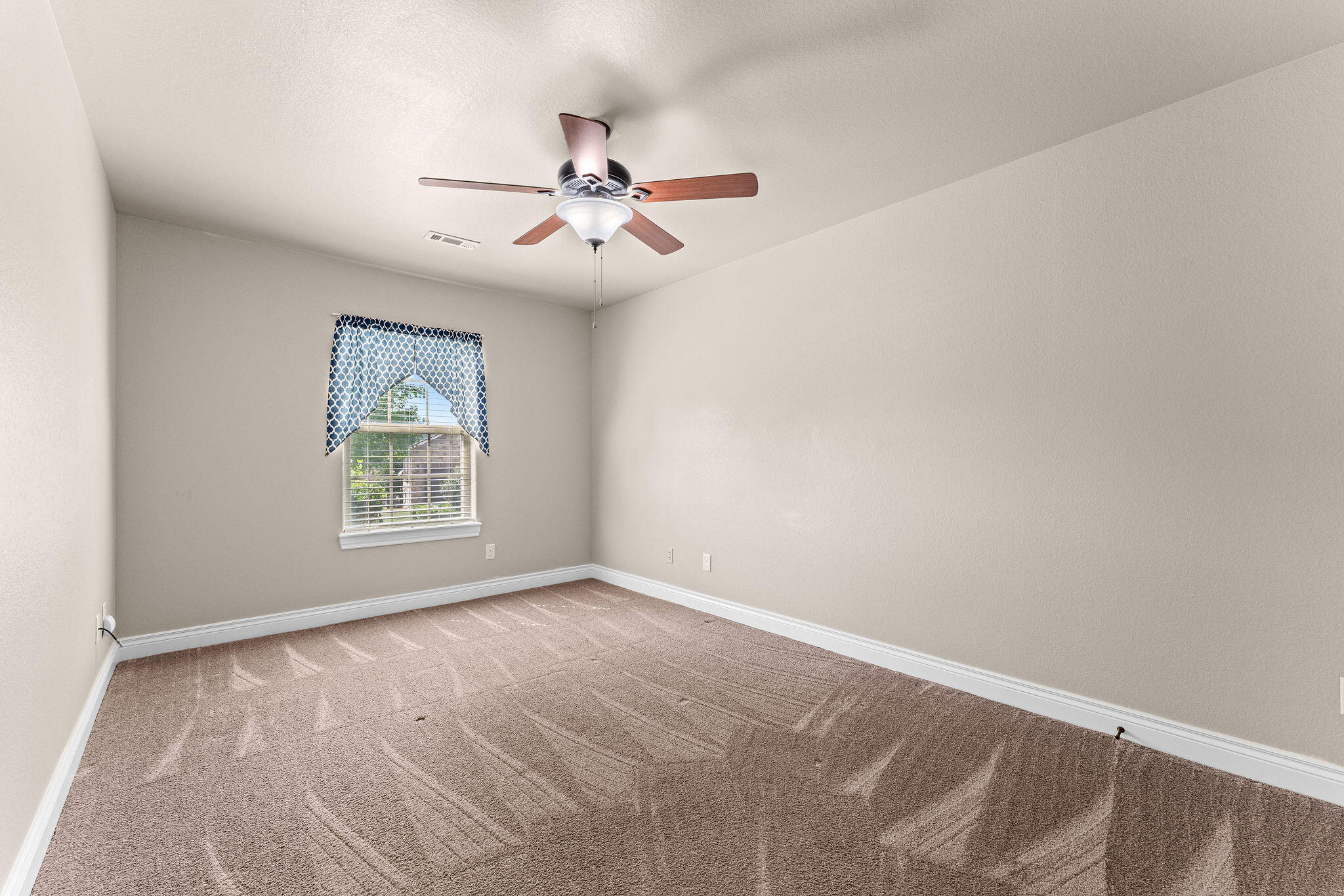 180 Stoney Pointe Drive Property Photo 23