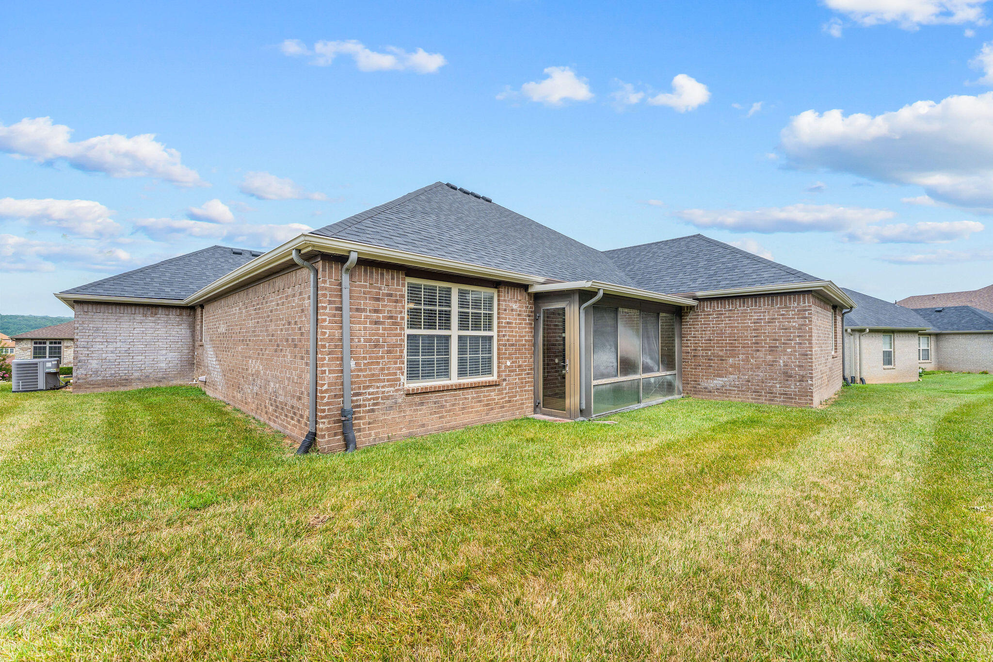 180 Stoney Pointe Drive Property Photo 25