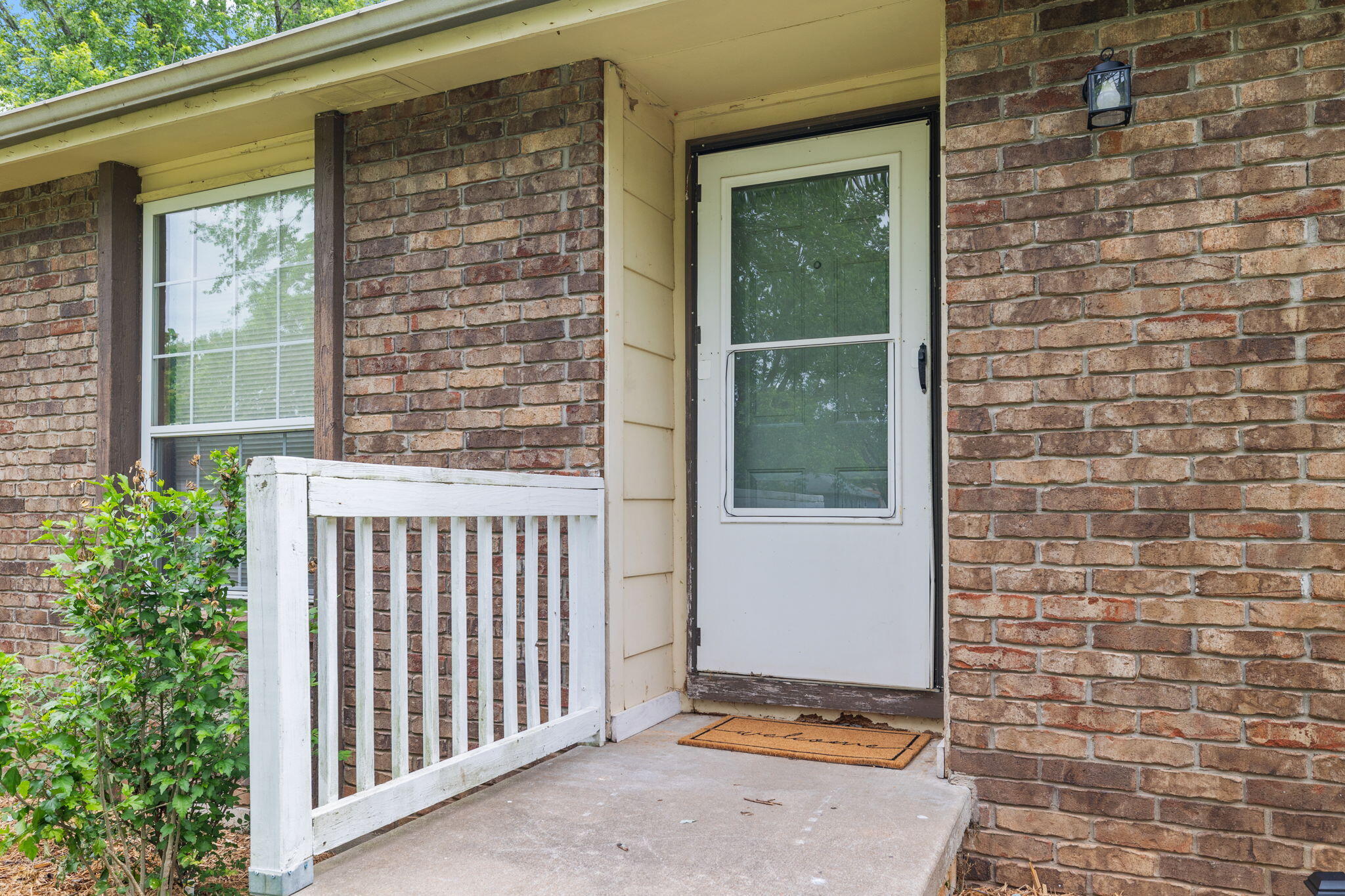 122 North Pinewood Avenue Property Photo 3