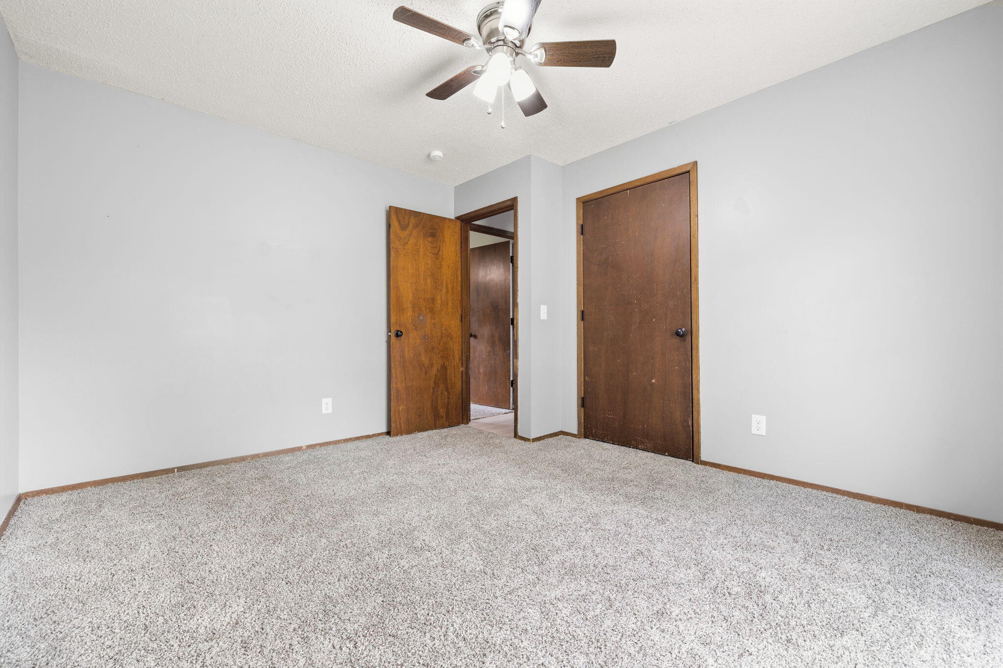 122 North Pinewood Avenue Property Photo 15