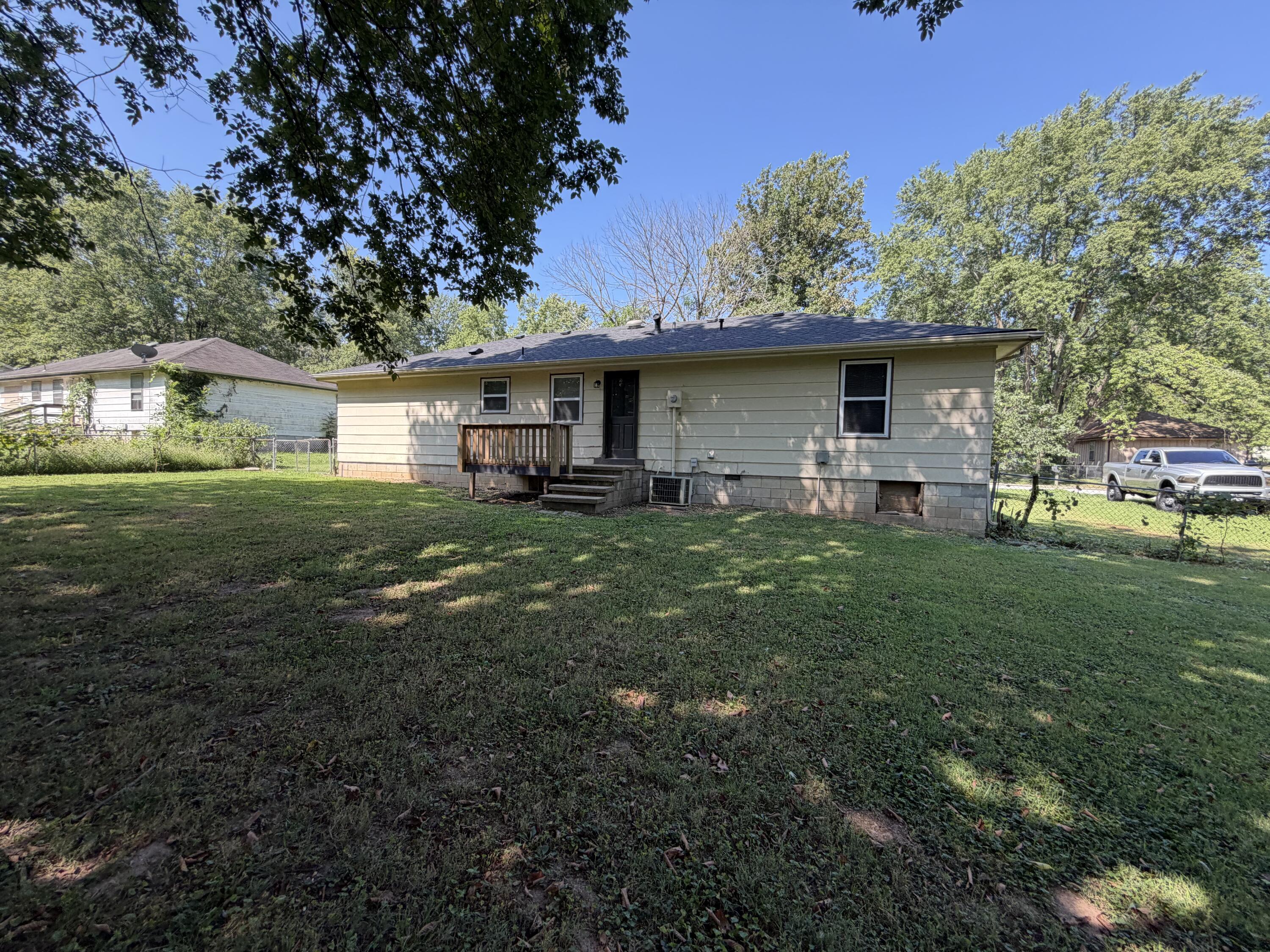 122 North Pinewood Avenue Property Photo 23