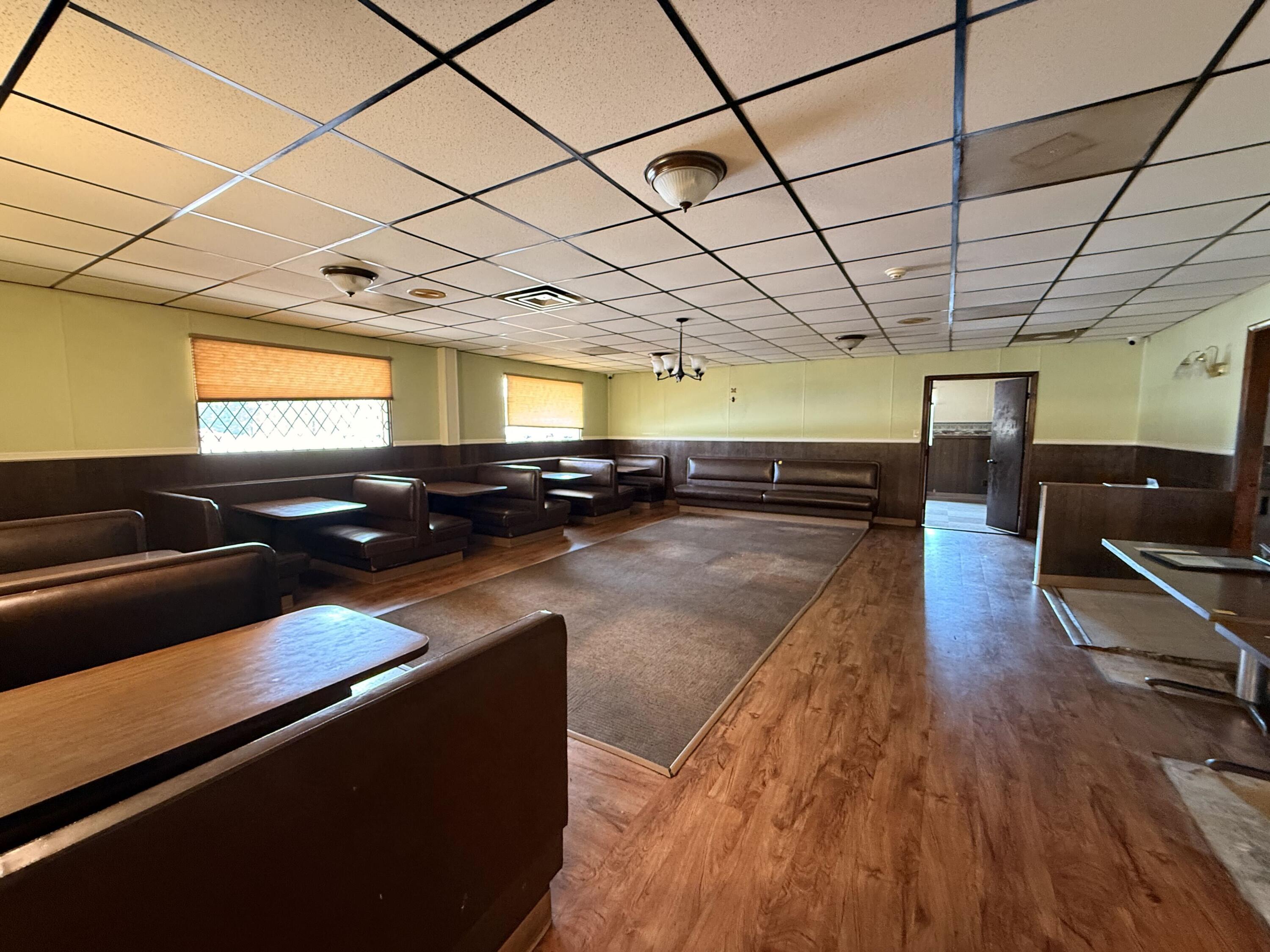 2728 North Rangeline Road Property Photo 17