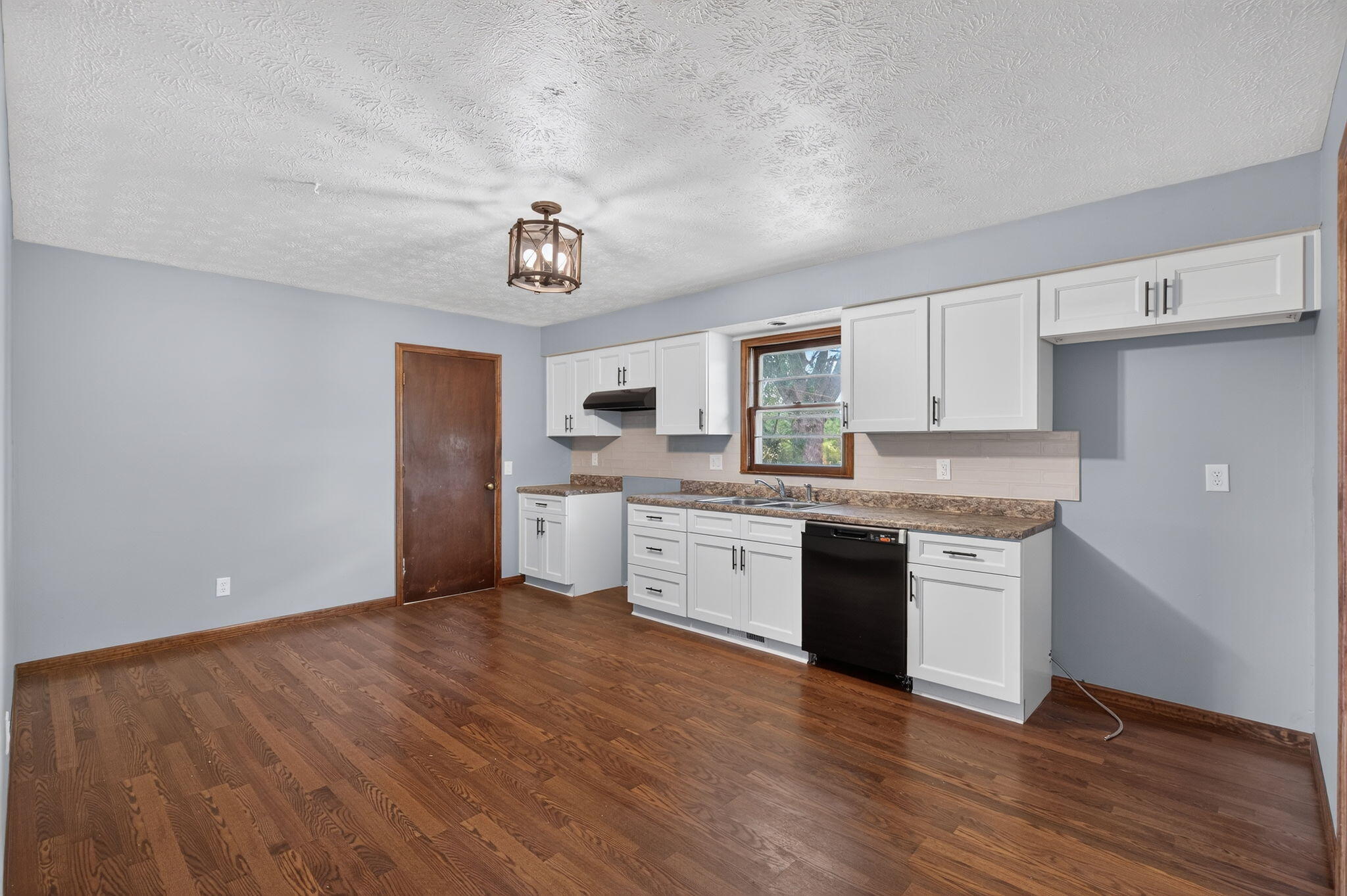 2068 North State Highway T Property Photo 7