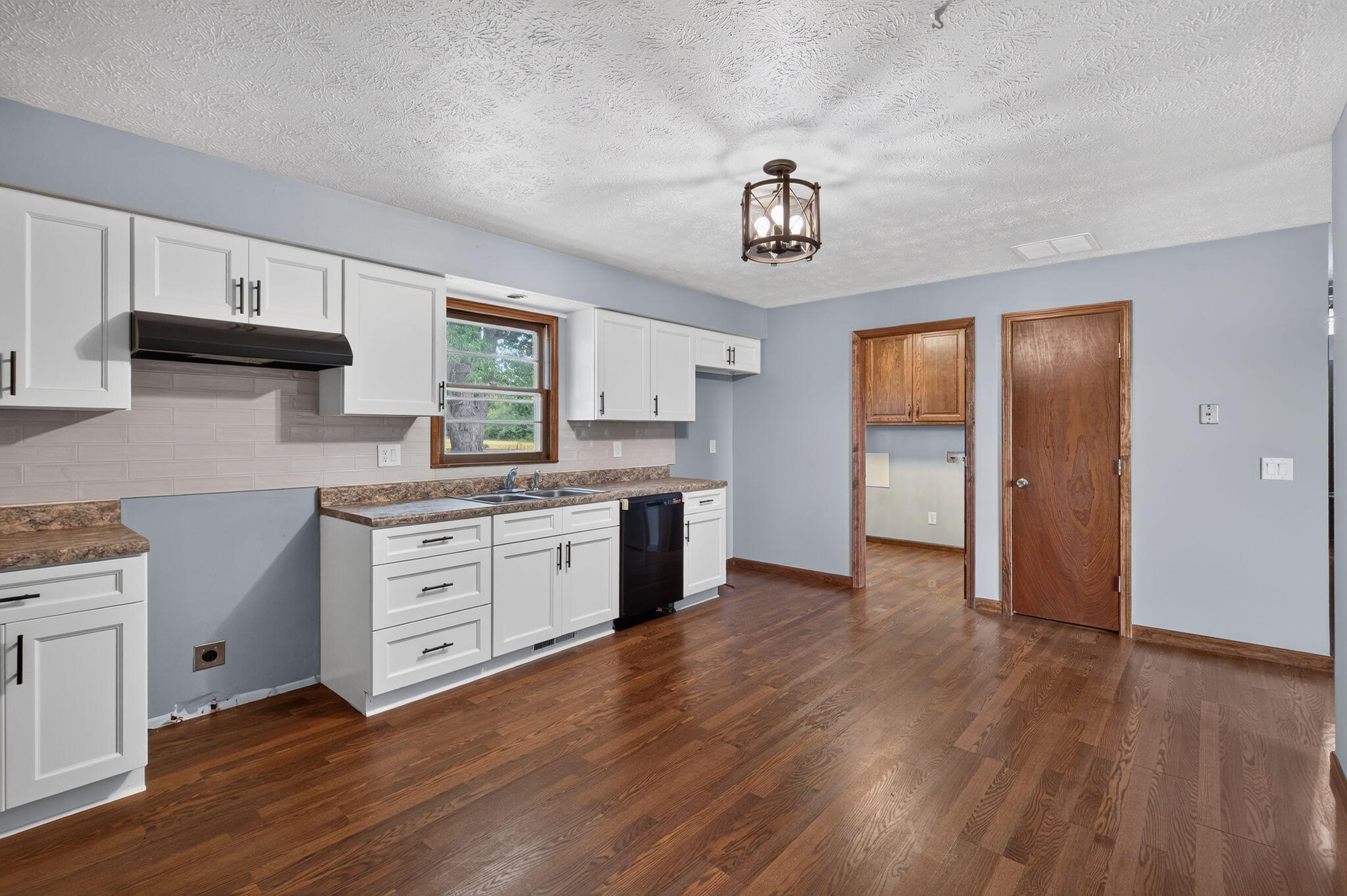 2068 North State Highway T Property Photo 8