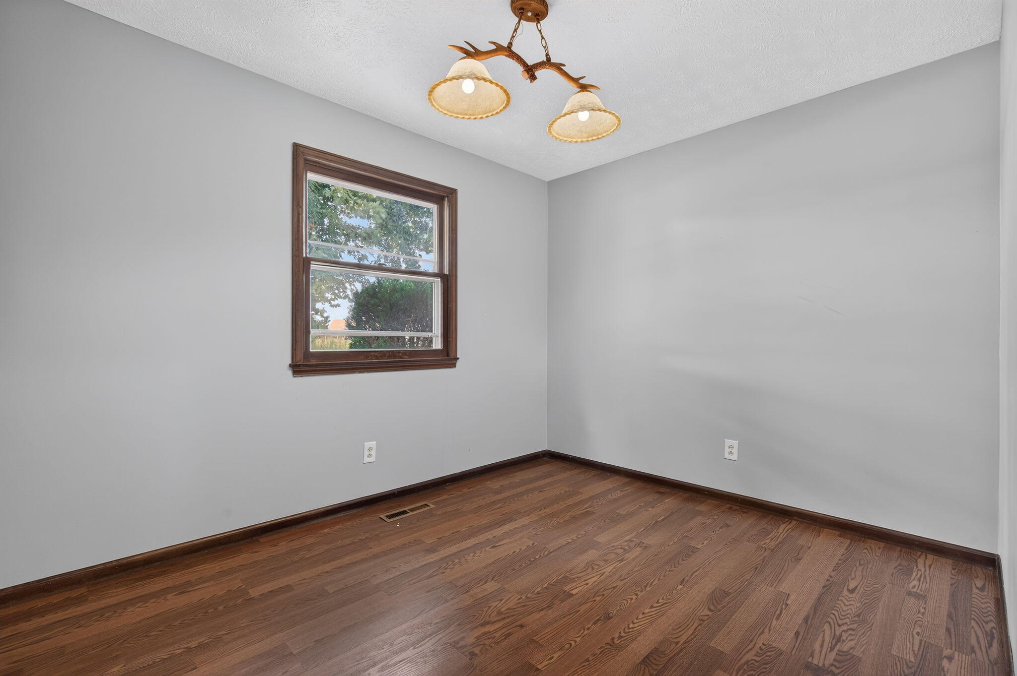 2068 North State Highway T Property Photo 14