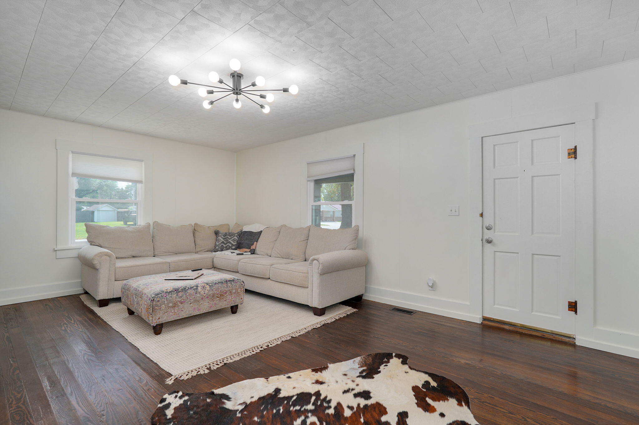 201 North Oak Avenue Property Photo 8