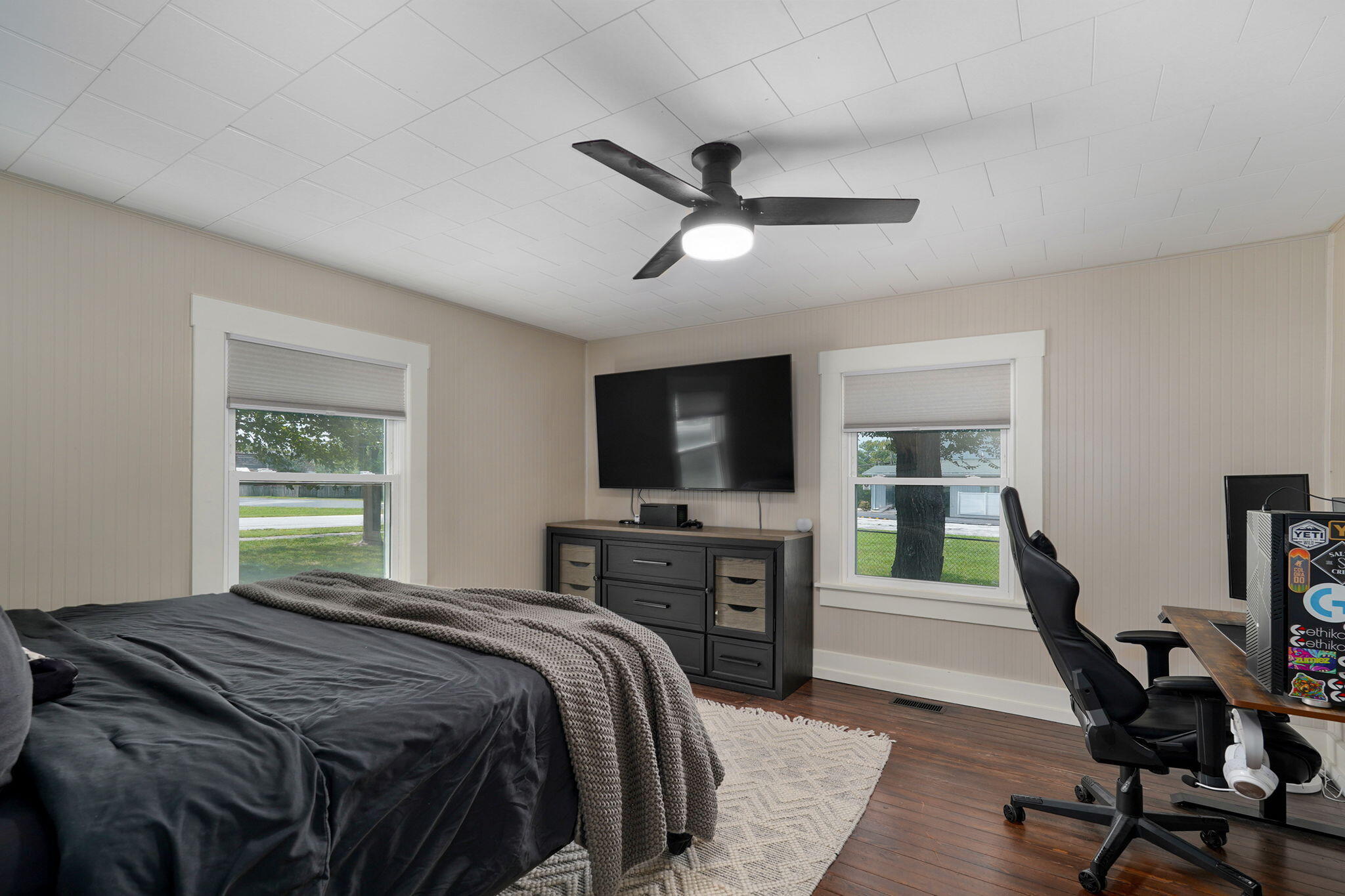 201 North Oak Avenue Property Photo 23