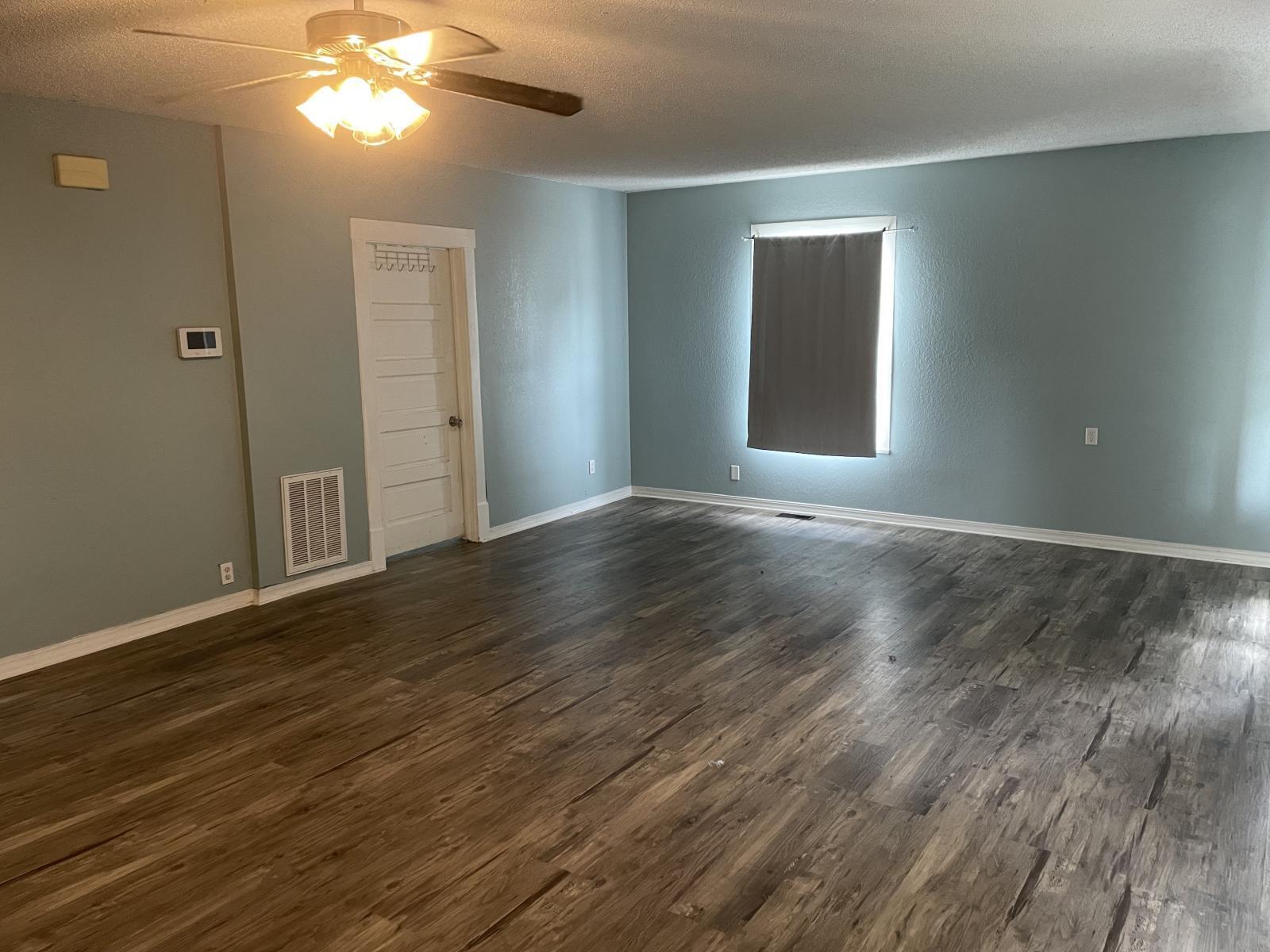 1107 Nelson Street Property Photo 3