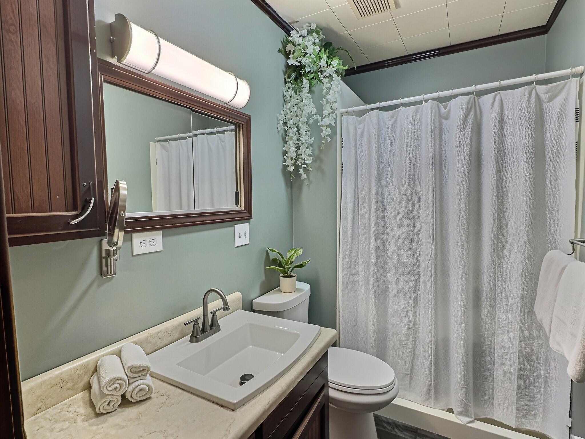 218 West Joe Davis Street Property Photo 44
