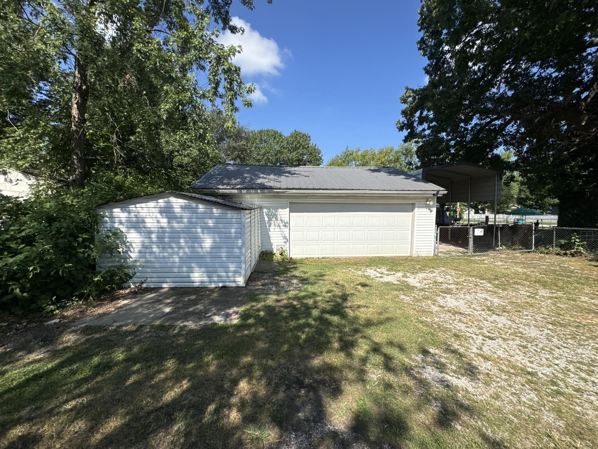 2754 North Pierce Avenue Property Photo 33