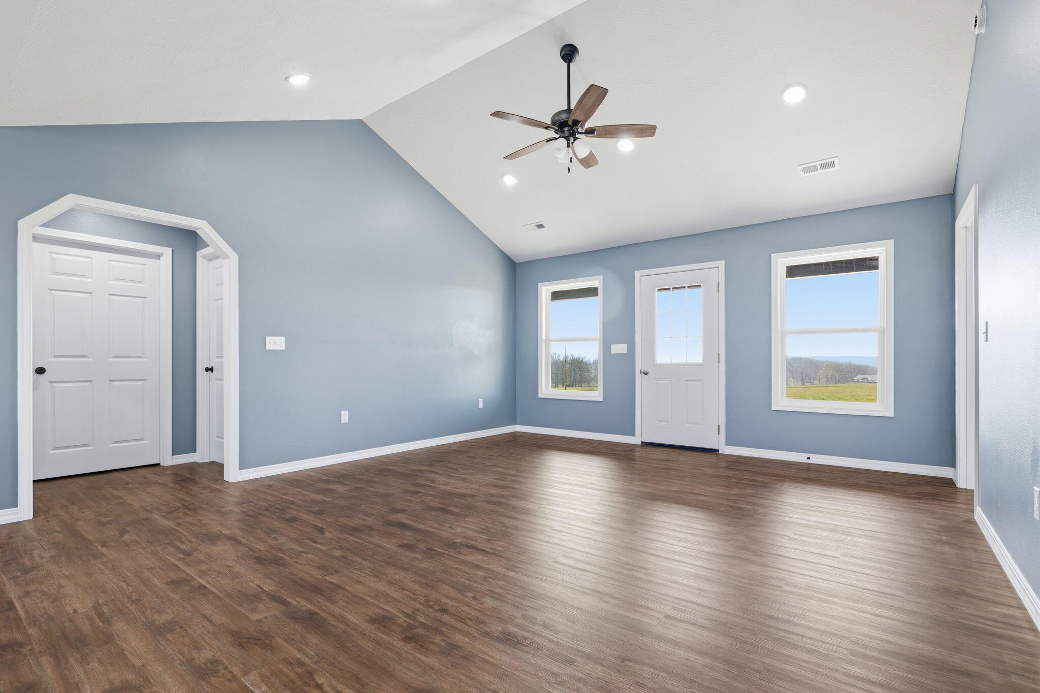2115 Hidden Pond Lane Property Photo 13