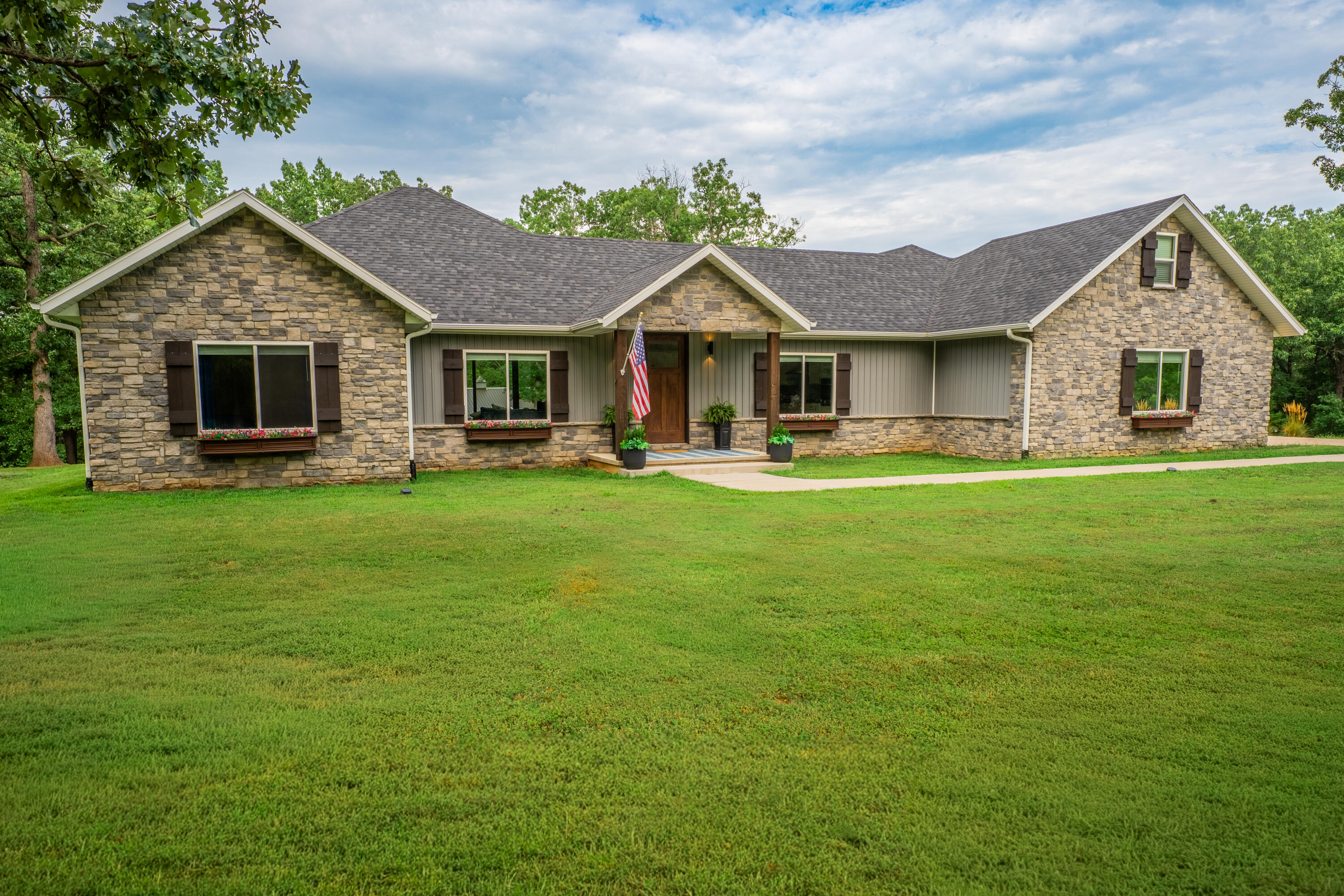 631 Buena Vista Parkway Property Photo 1