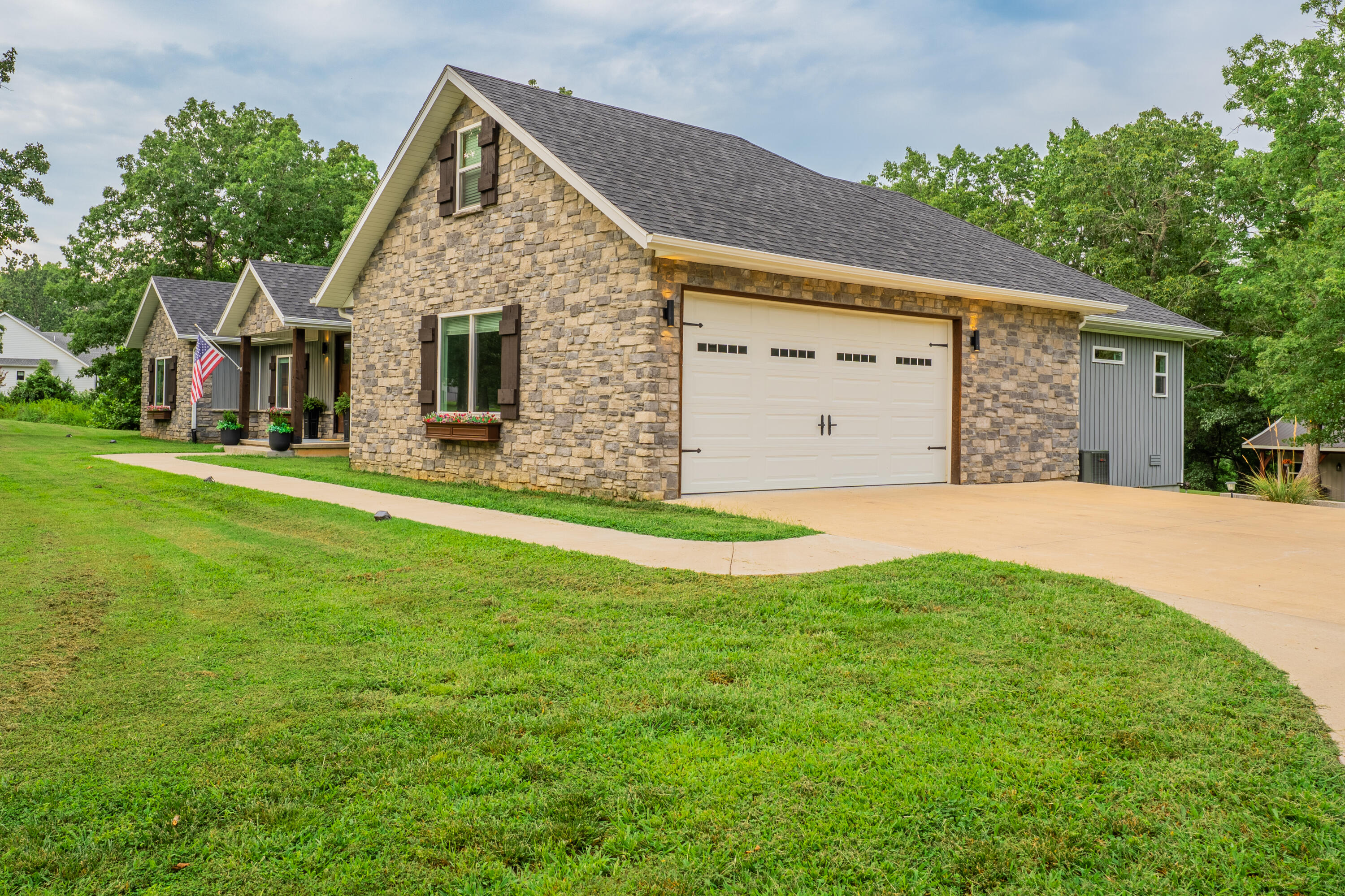 631 Buena Vista Parkway Property Photo 4