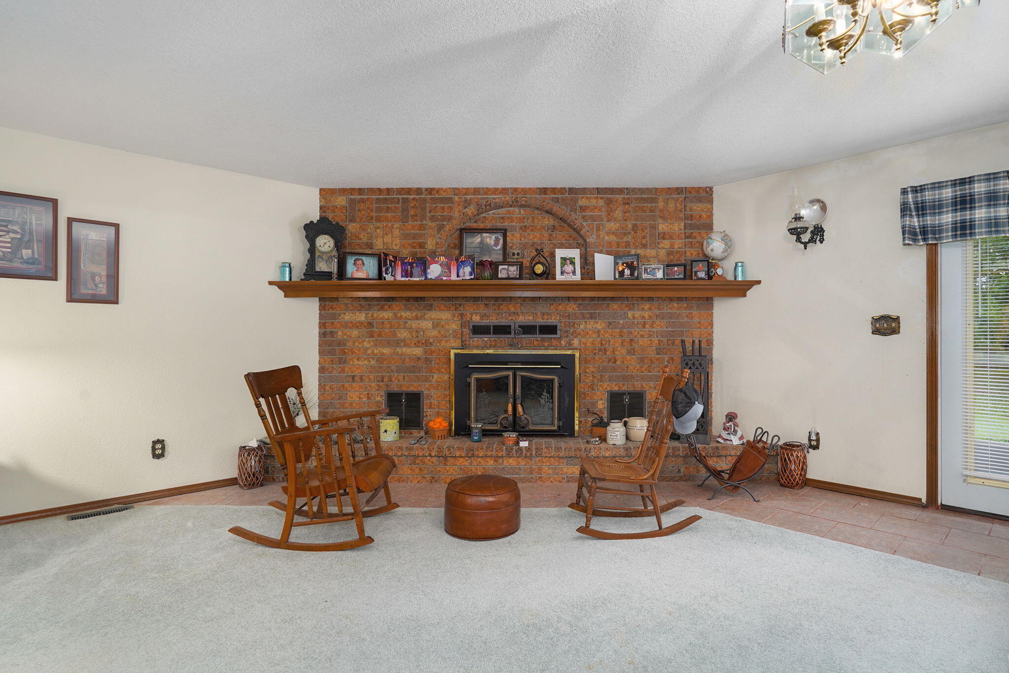 602 West Mchenry Street Property Photo 9