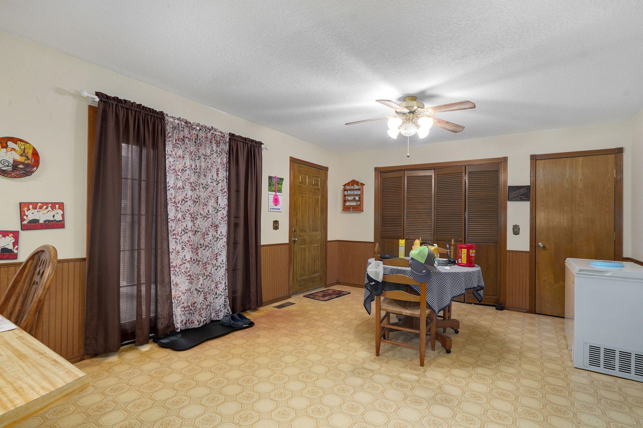 602 West Mchenry Street Property Photo 18