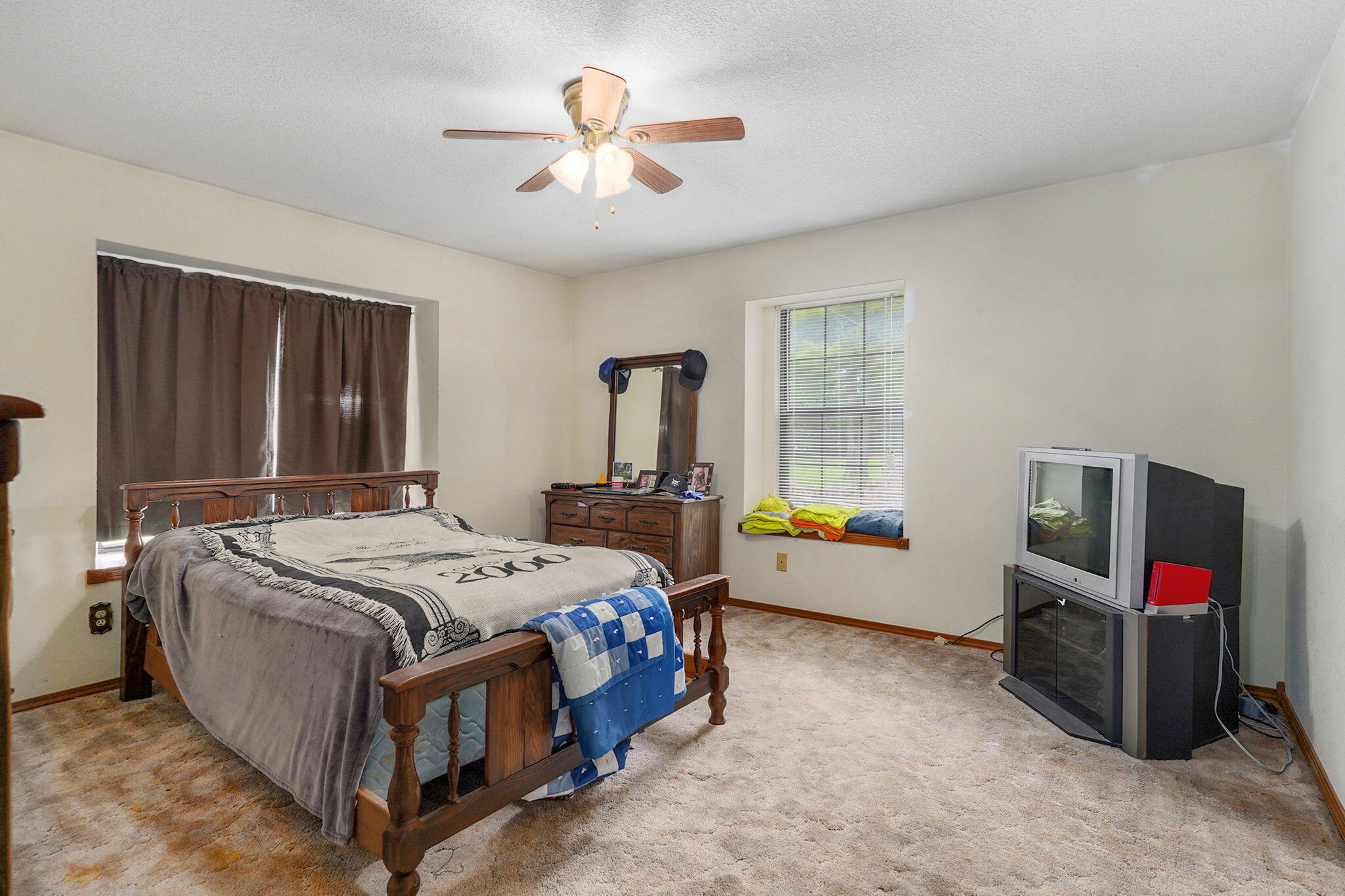 602 West Mchenry Street Property Photo 22