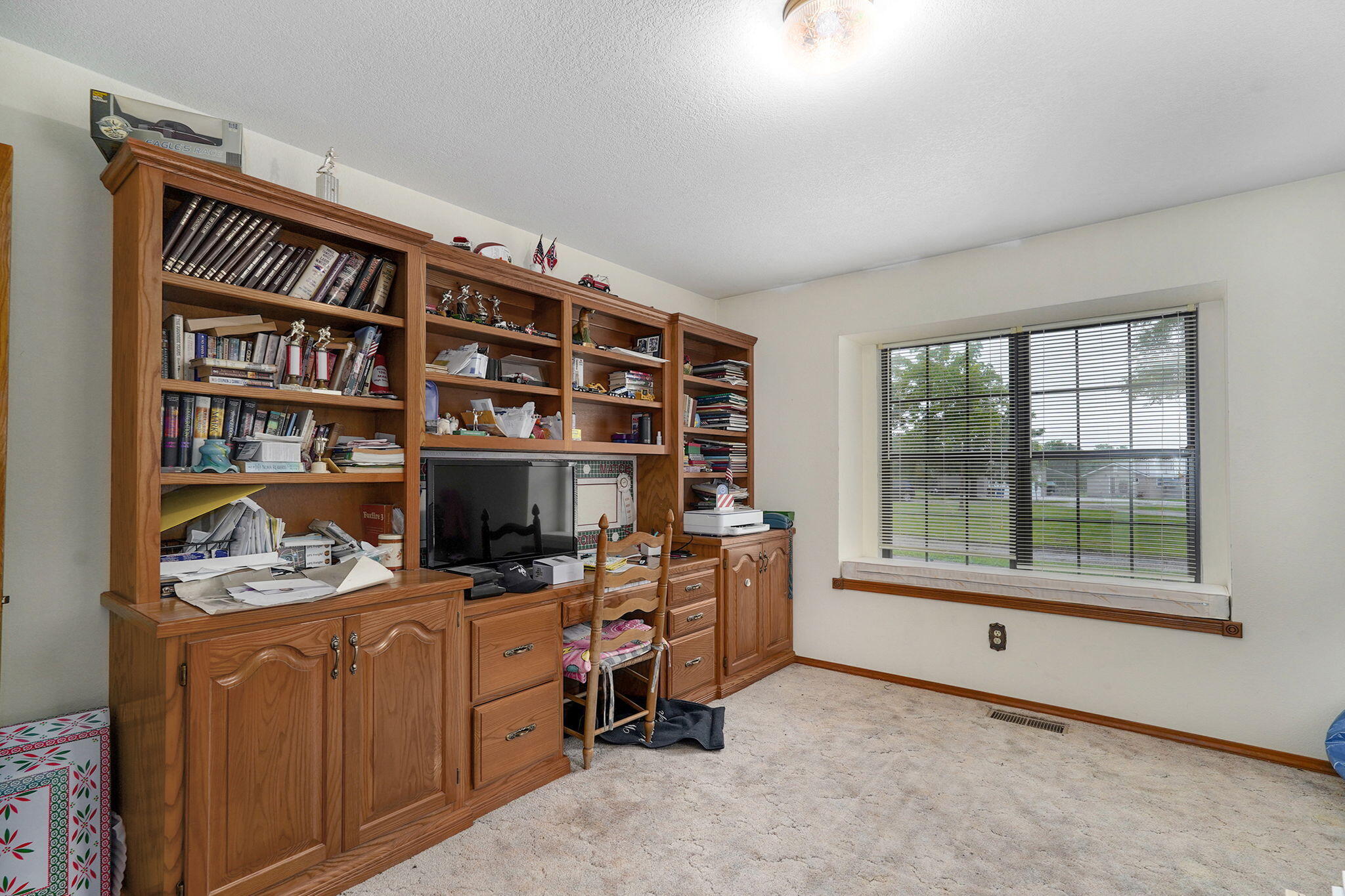 602 West Mchenry Street Property Photo 30