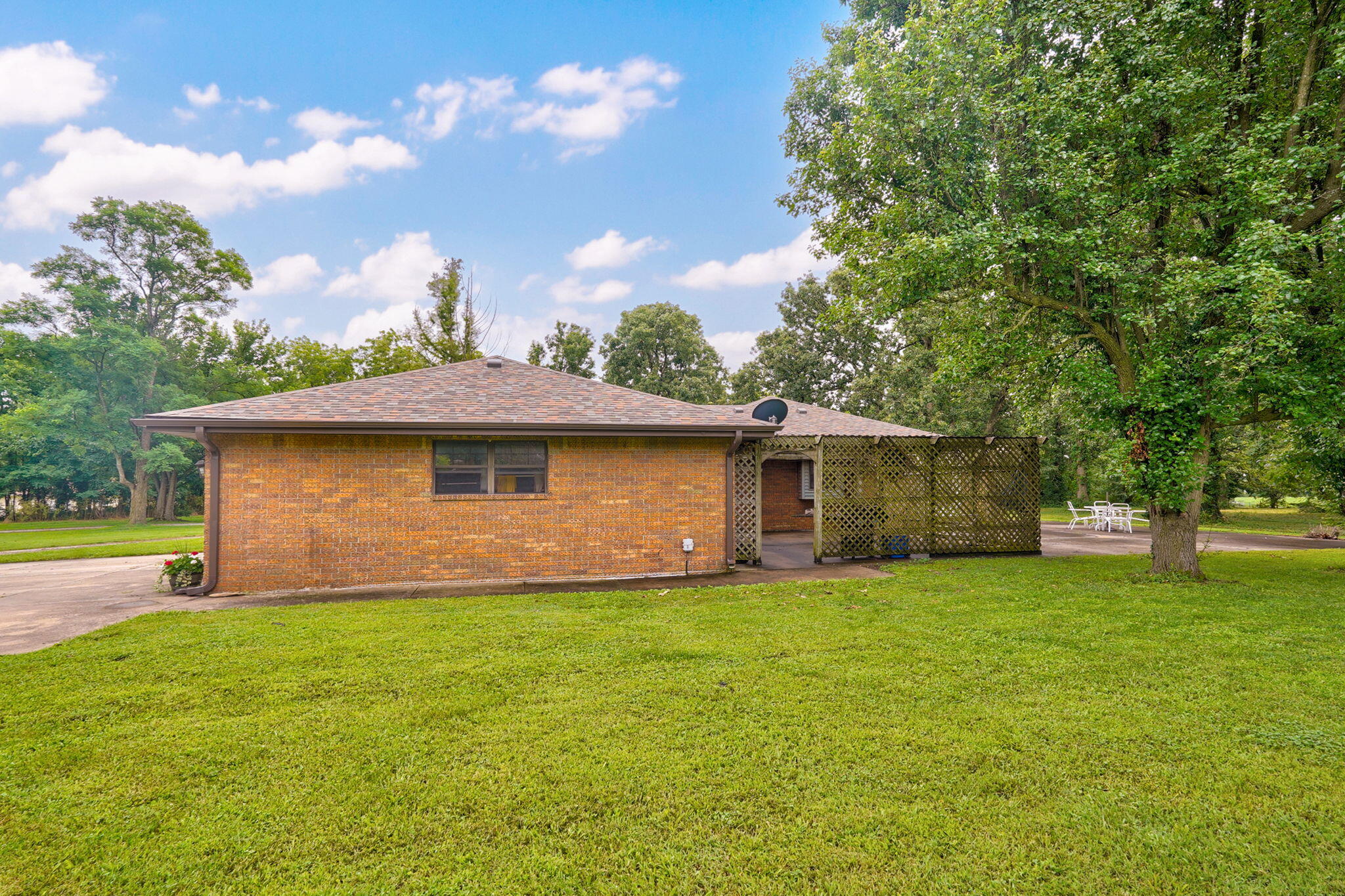 602 West Mchenry Street Property Photo 42