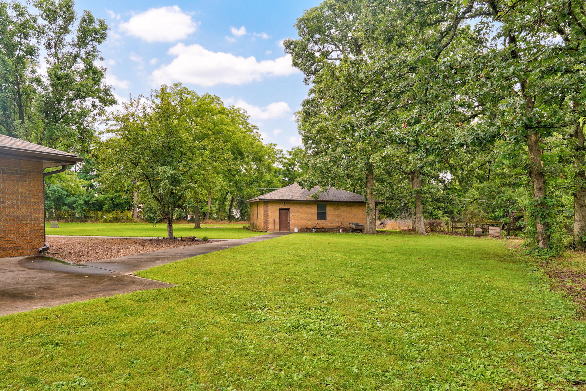 602 West Mchenry Street Property Photo 47