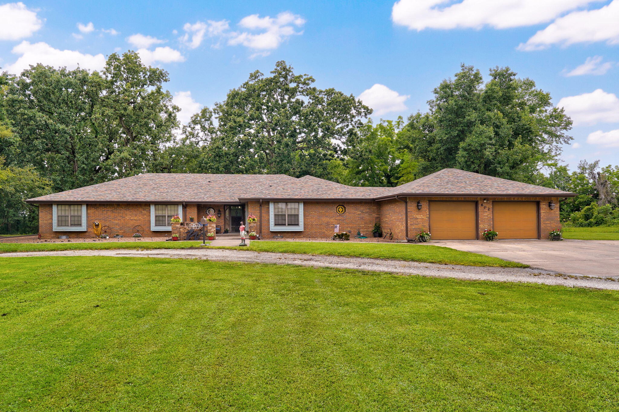 602 West Mchenry Street Property Photo 64