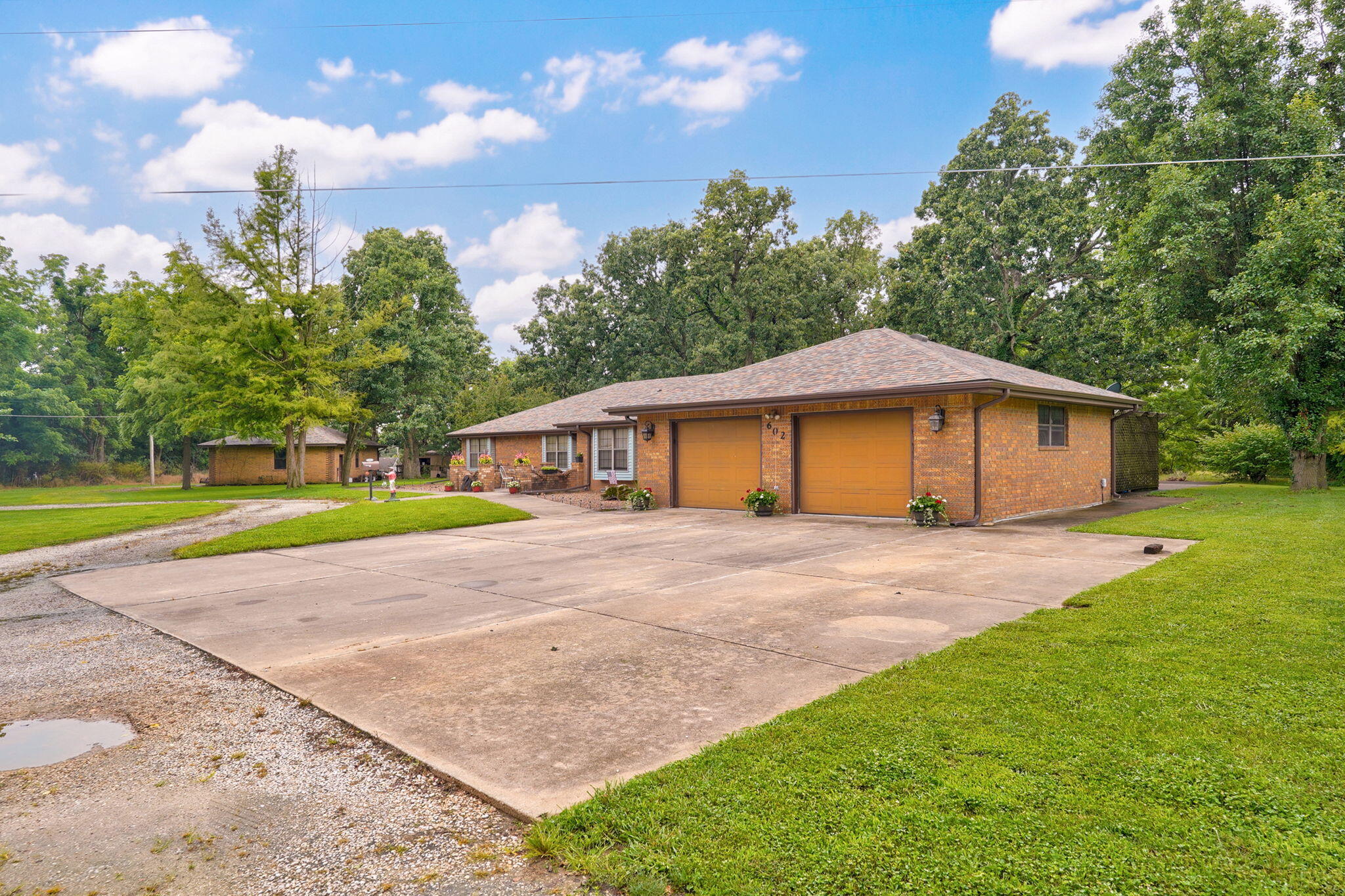 602 West Mchenry Street Property Photo 66