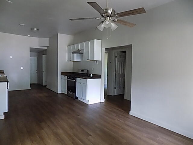 2111 North Newton Avenue Property Photo 3