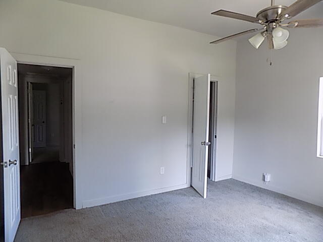 2111 North Newton Avenue Property Photo 8