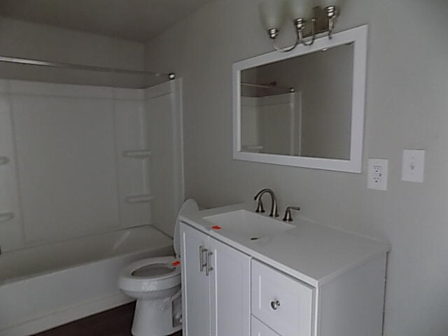 2111 North Newton Avenue Property Photo 10