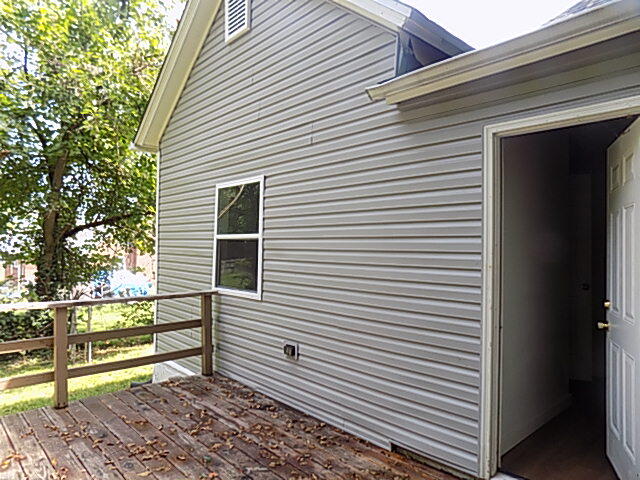2111 North Newton Avenue Property Photo 11