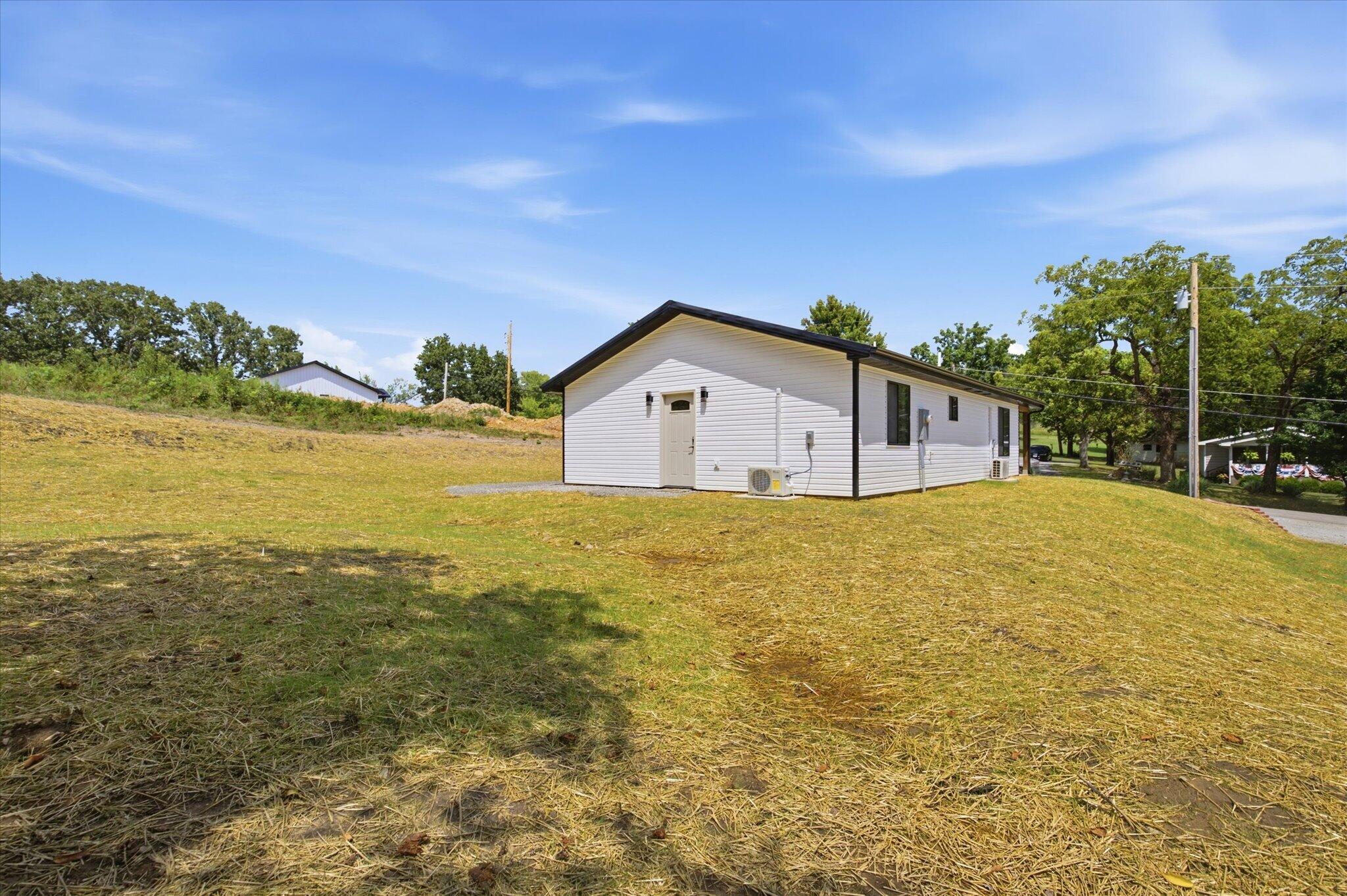 805 Ward Street Property Photo 4