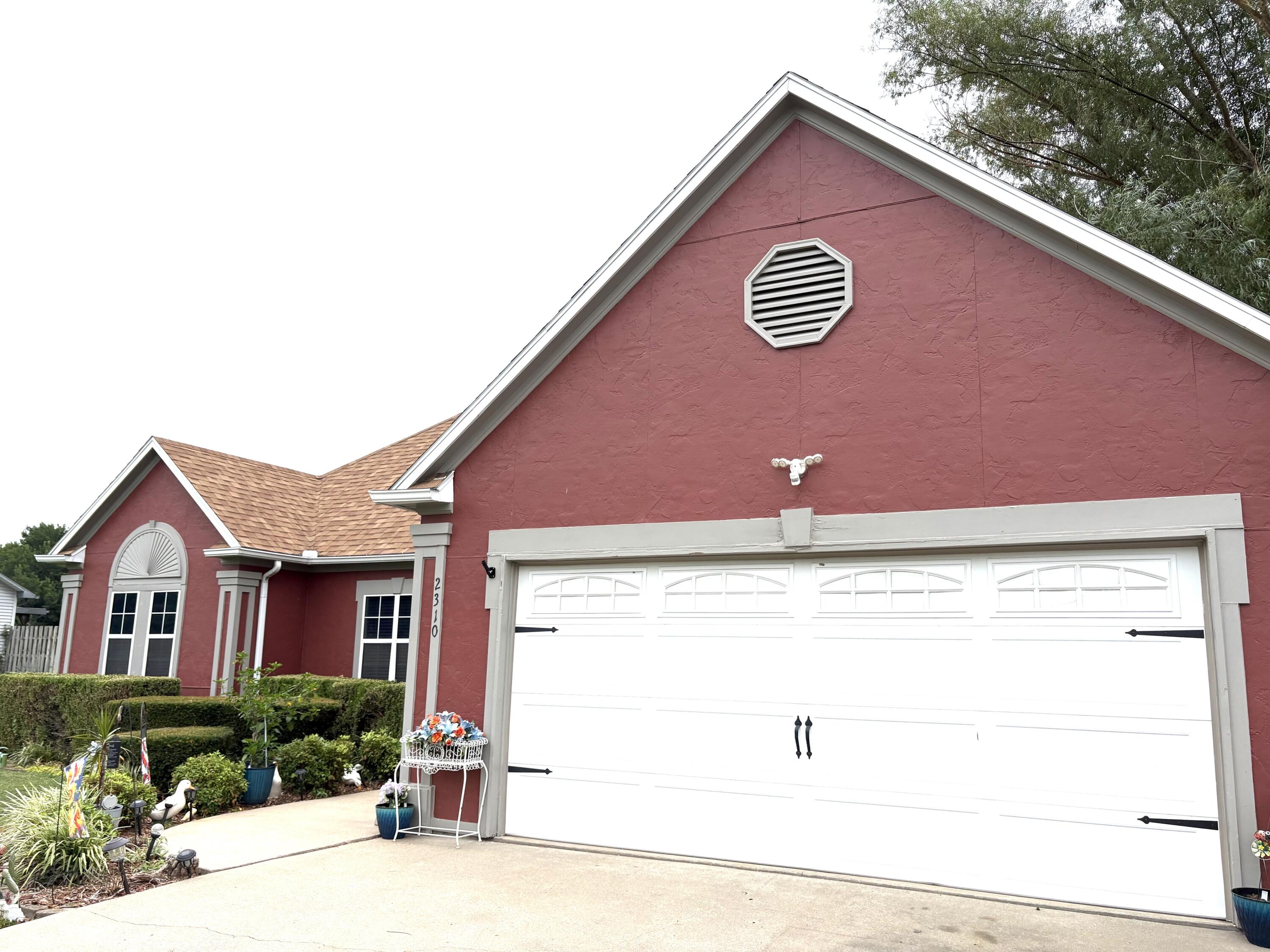 2310 Hazel Avenue Property Photo 4