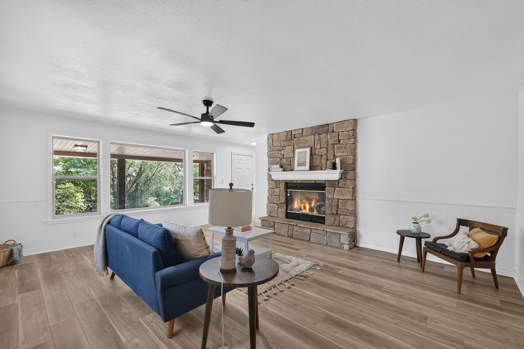 18317 Collins Road Property Photo 7