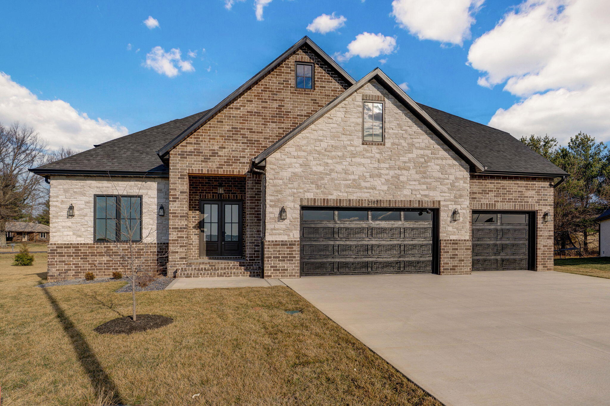 2187 North Silver Charm Avenue Property Photo 2