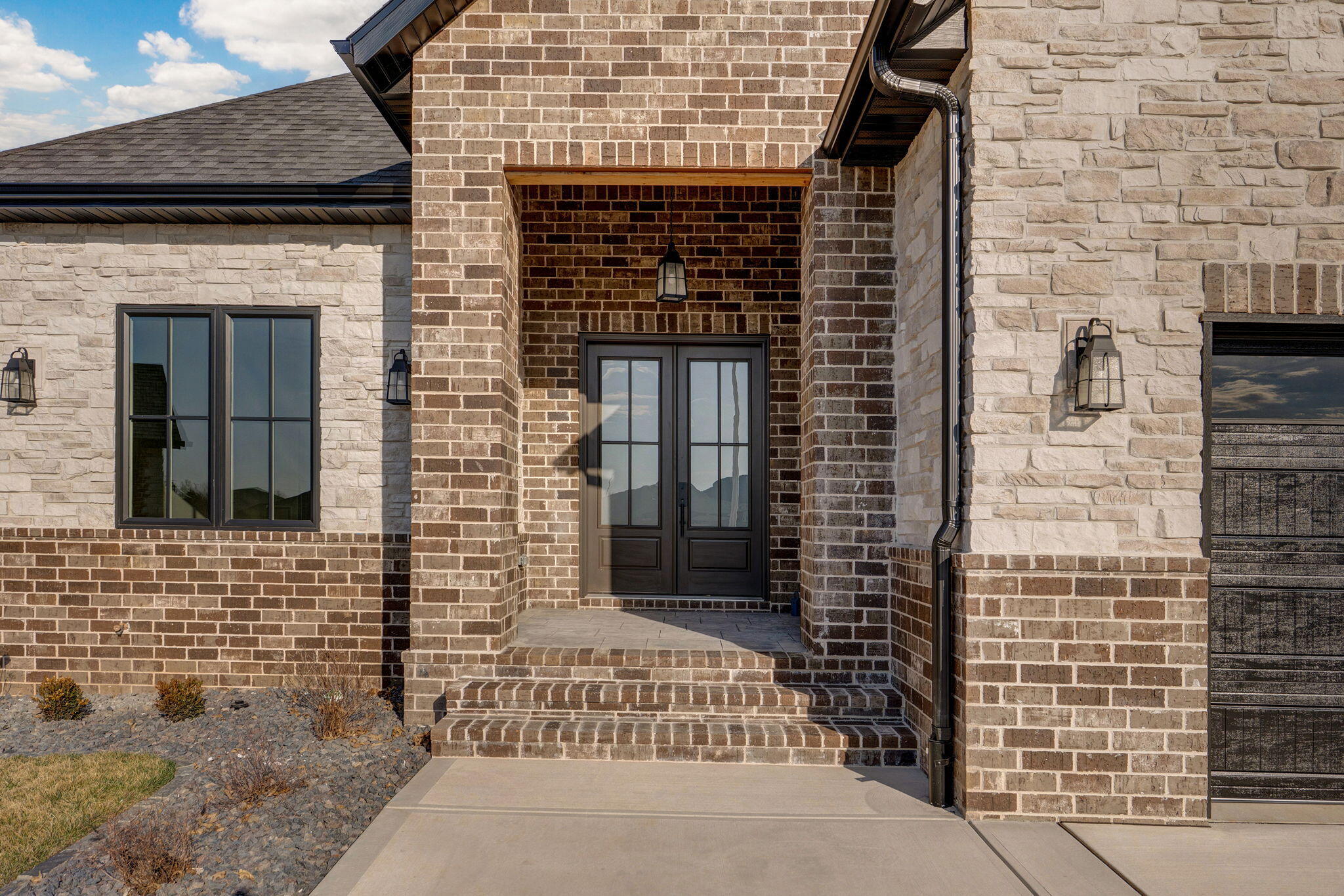2187 North Silver Charm Avenue Property Photo 4