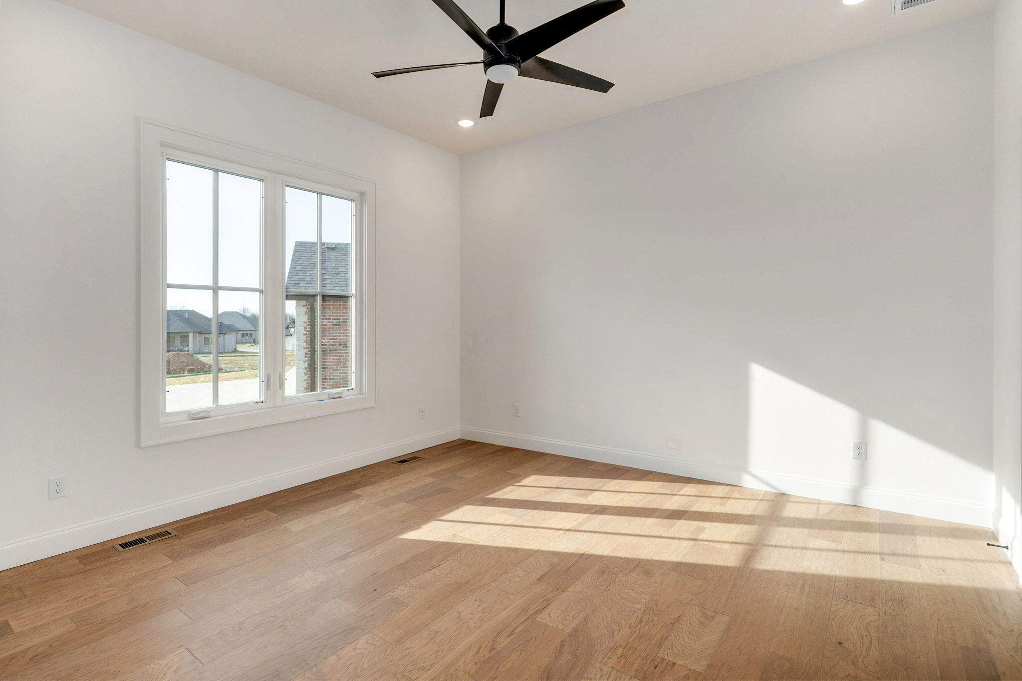 2187 North Silver Charm Avenue Property Photo 7
