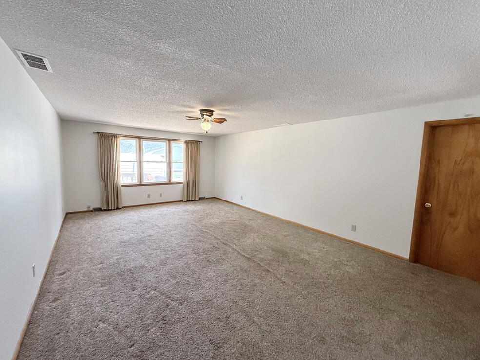 1409 South State Highway 32 Property Photo 2