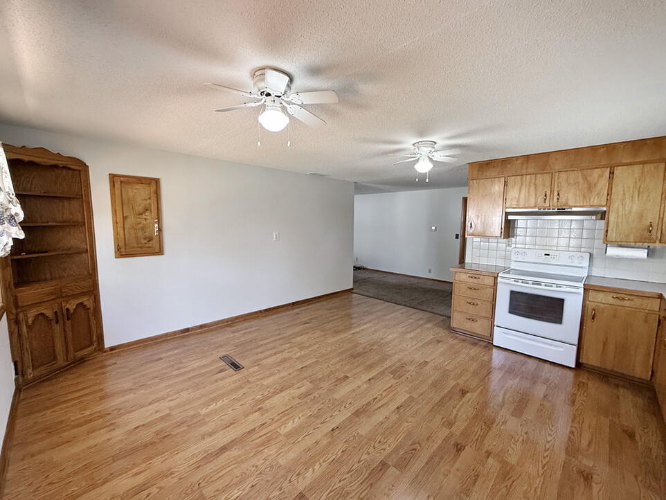 1409 South State Highway 32 Property Photo 6