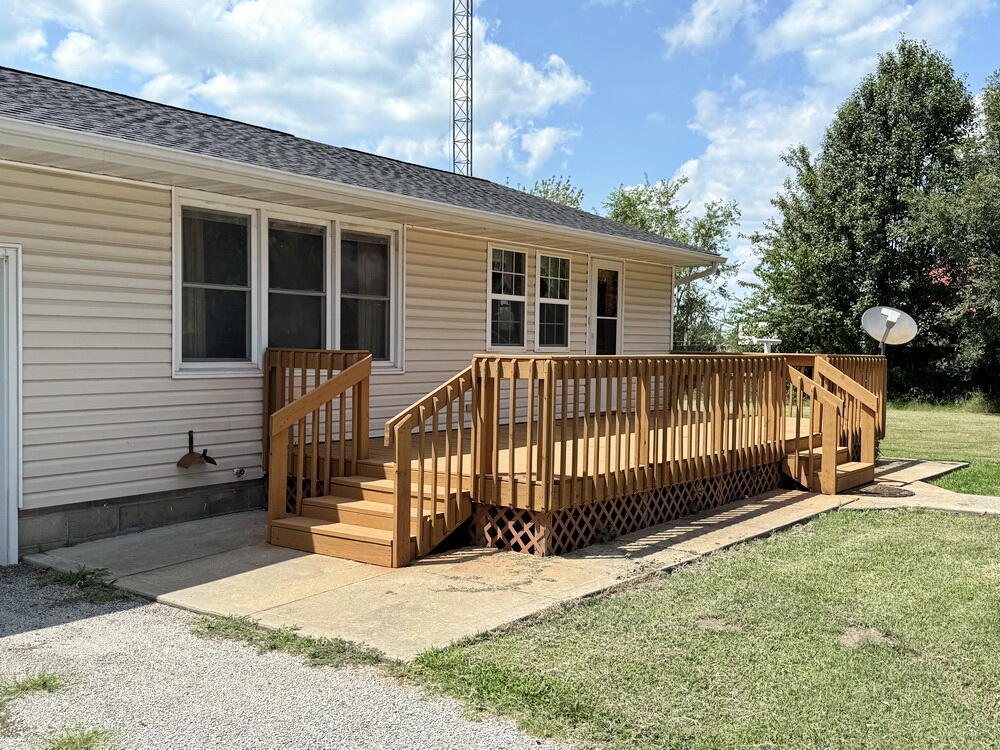 1409 South State Highway 32 Property Photo 16