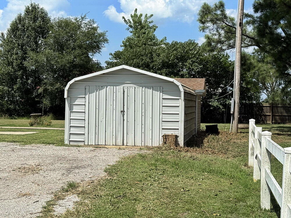1409 South State Highway 32 Property Photo 22