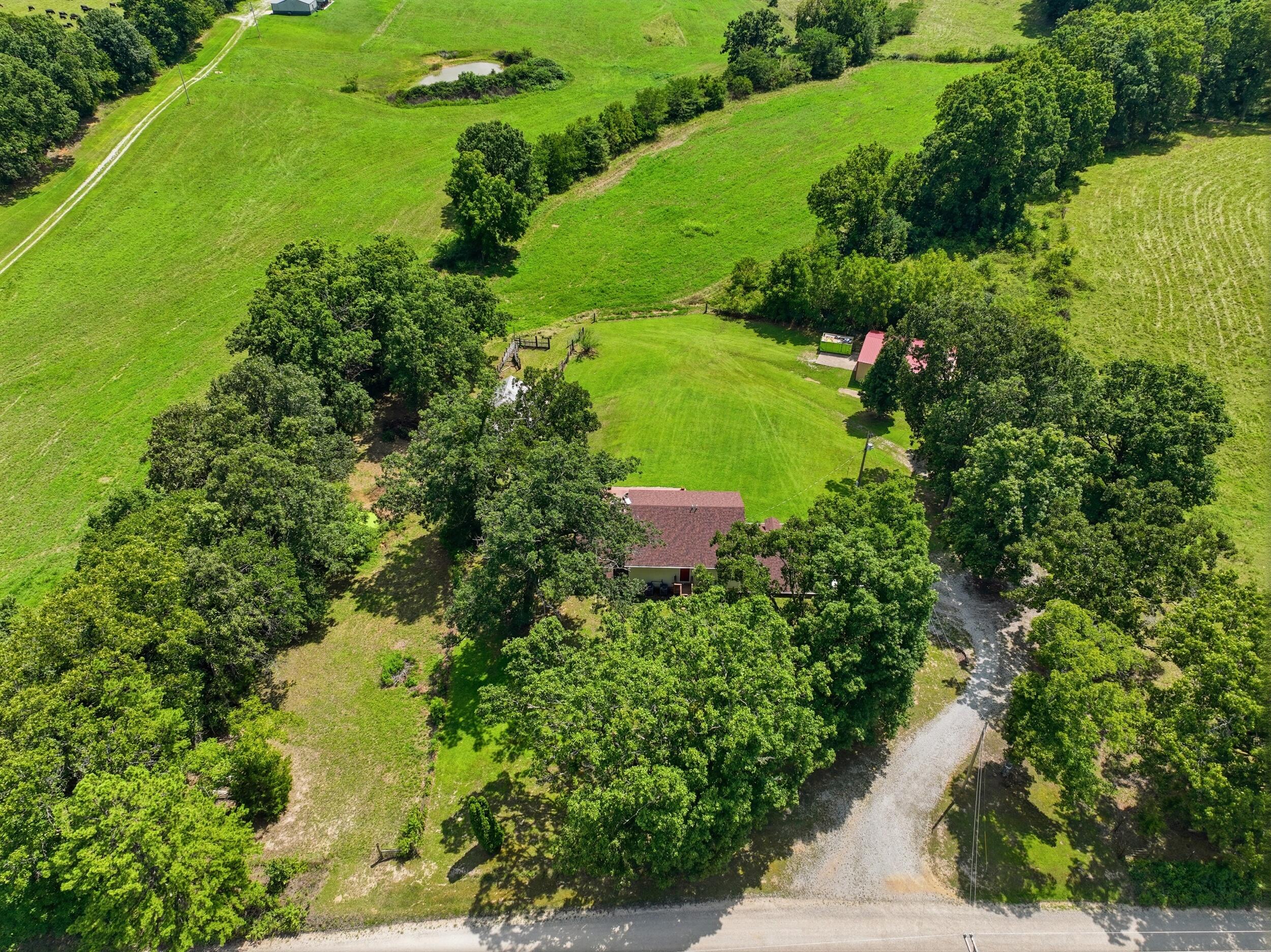 18482 Dixon Road Property Photo 3
