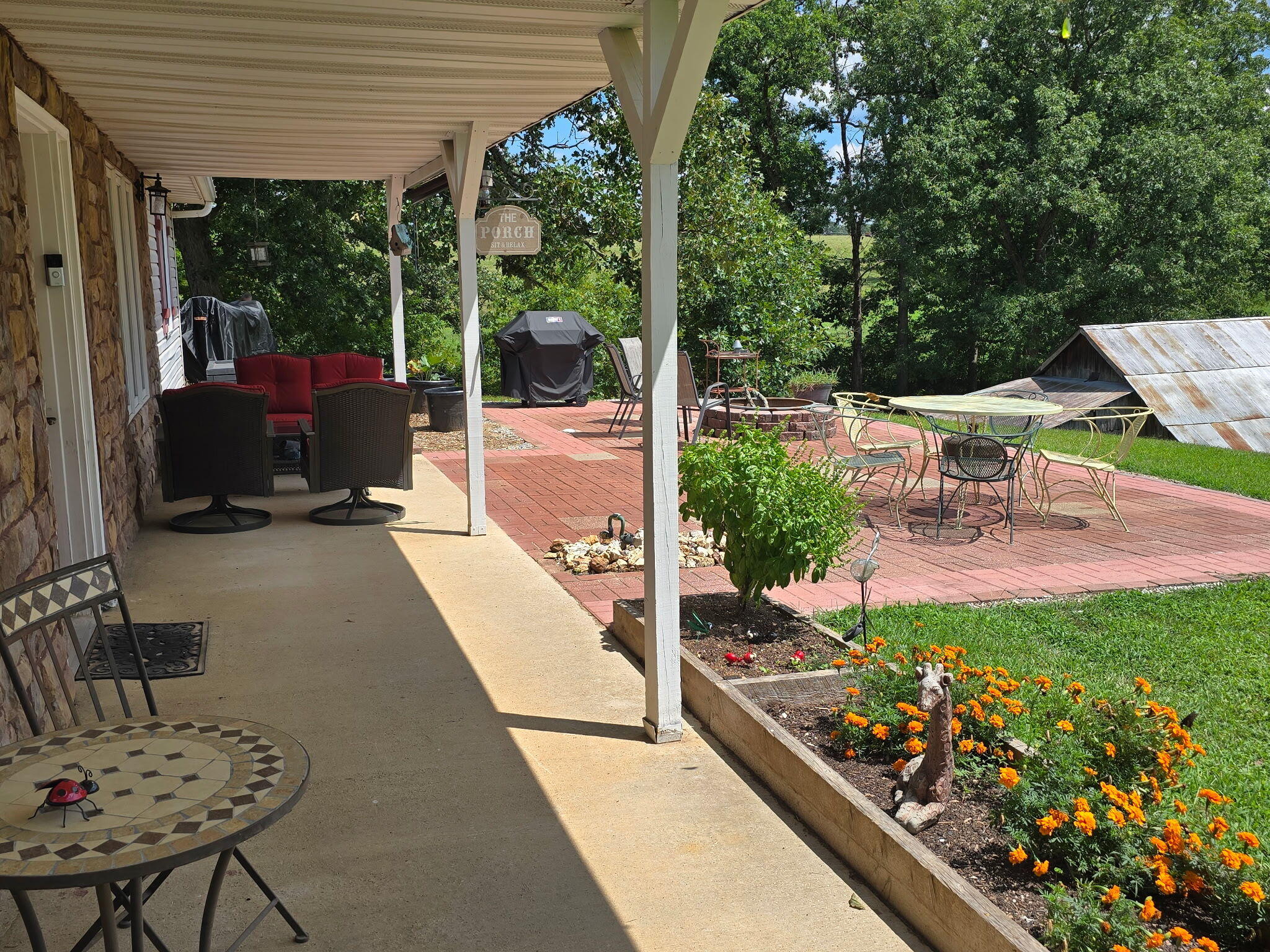 18482 Dixon Road Property Photo 6