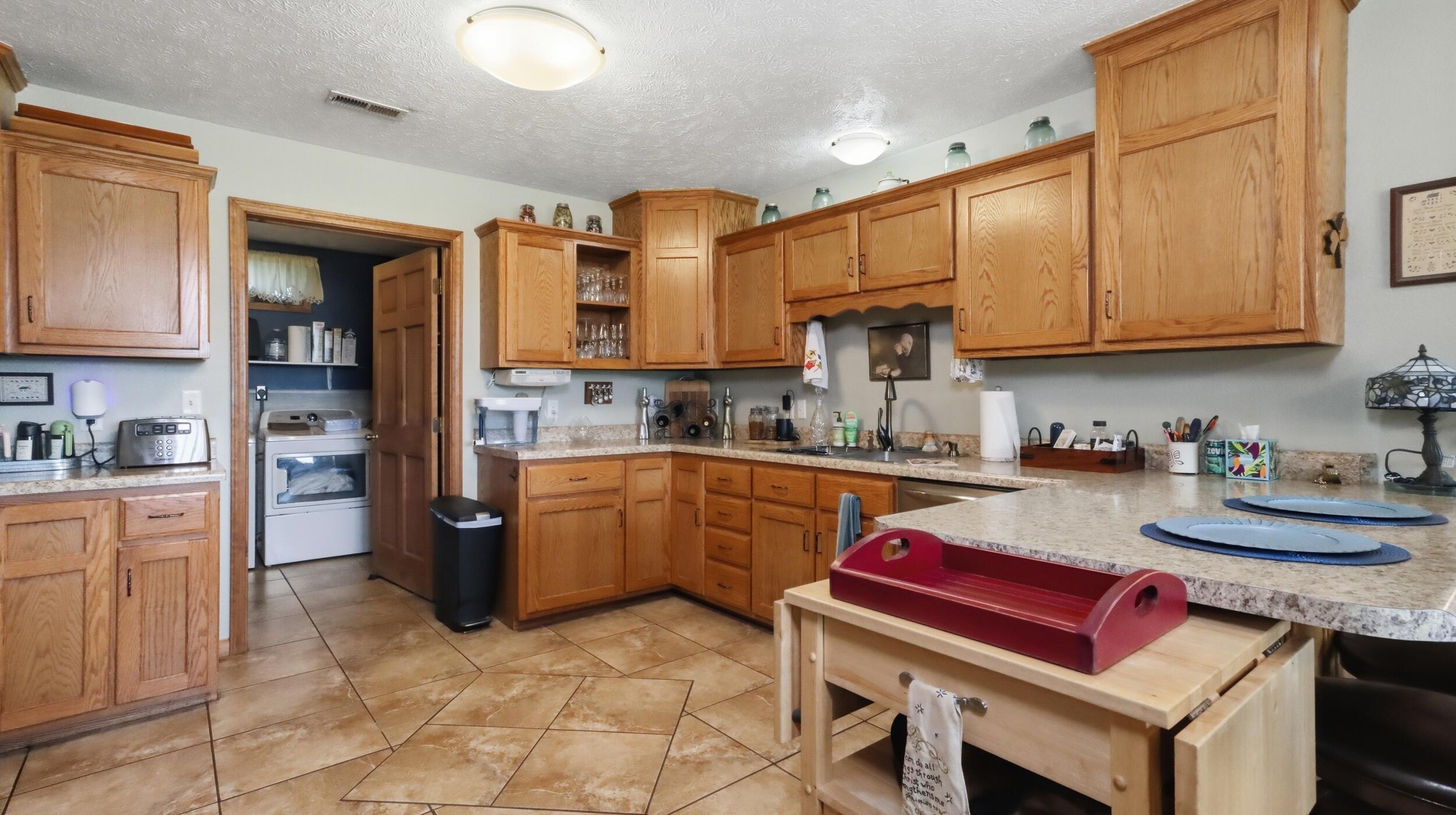 18482 Dixon Road Property Photo 11