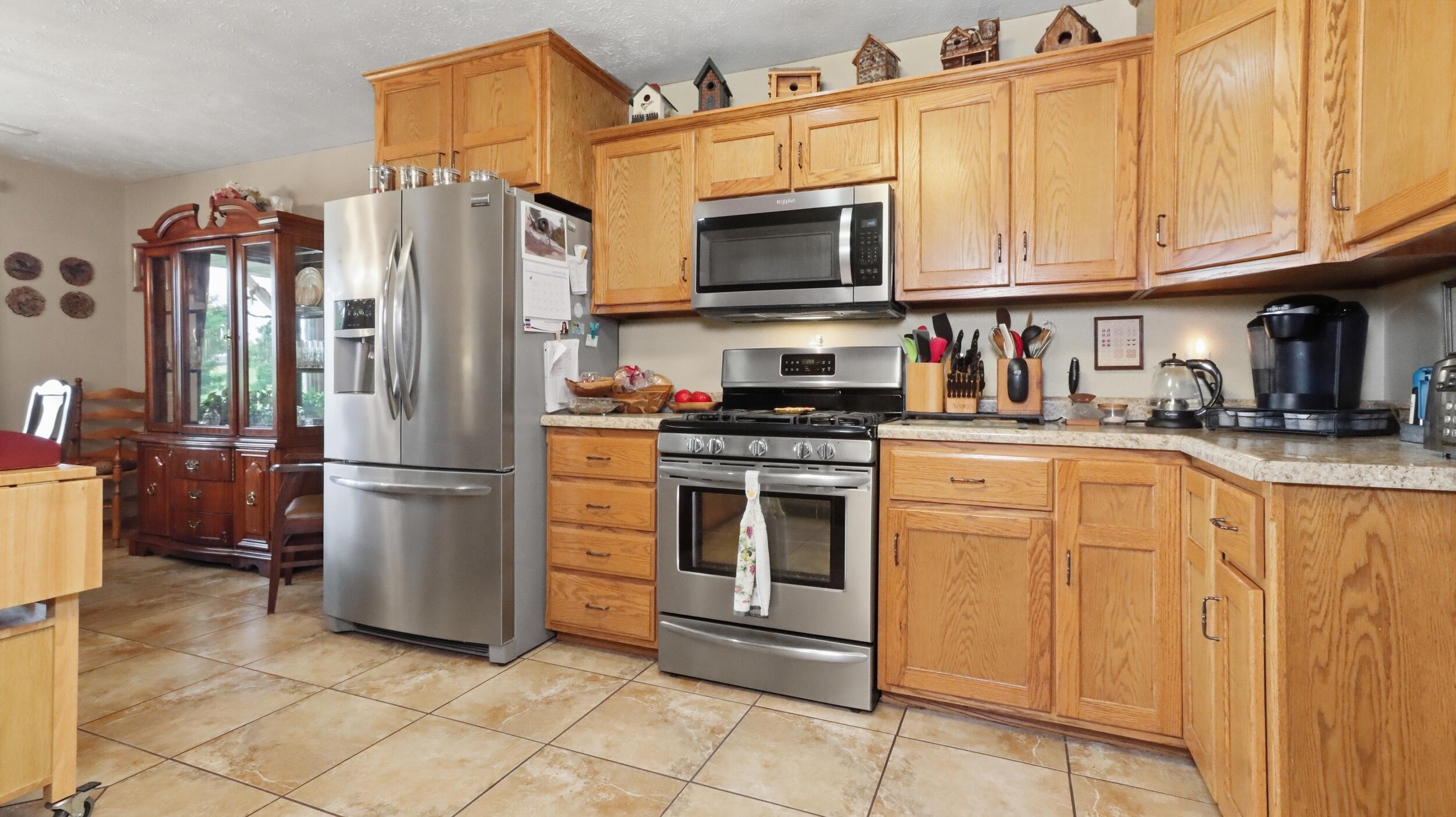 18482 Dixon Road Property Photo 13