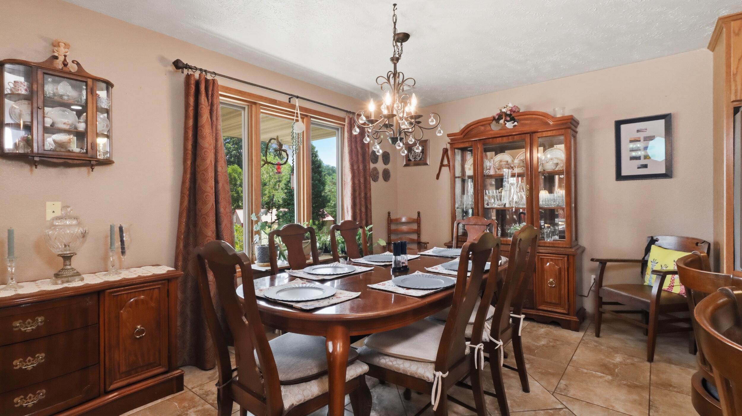 18482 Dixon Road Property Photo 14