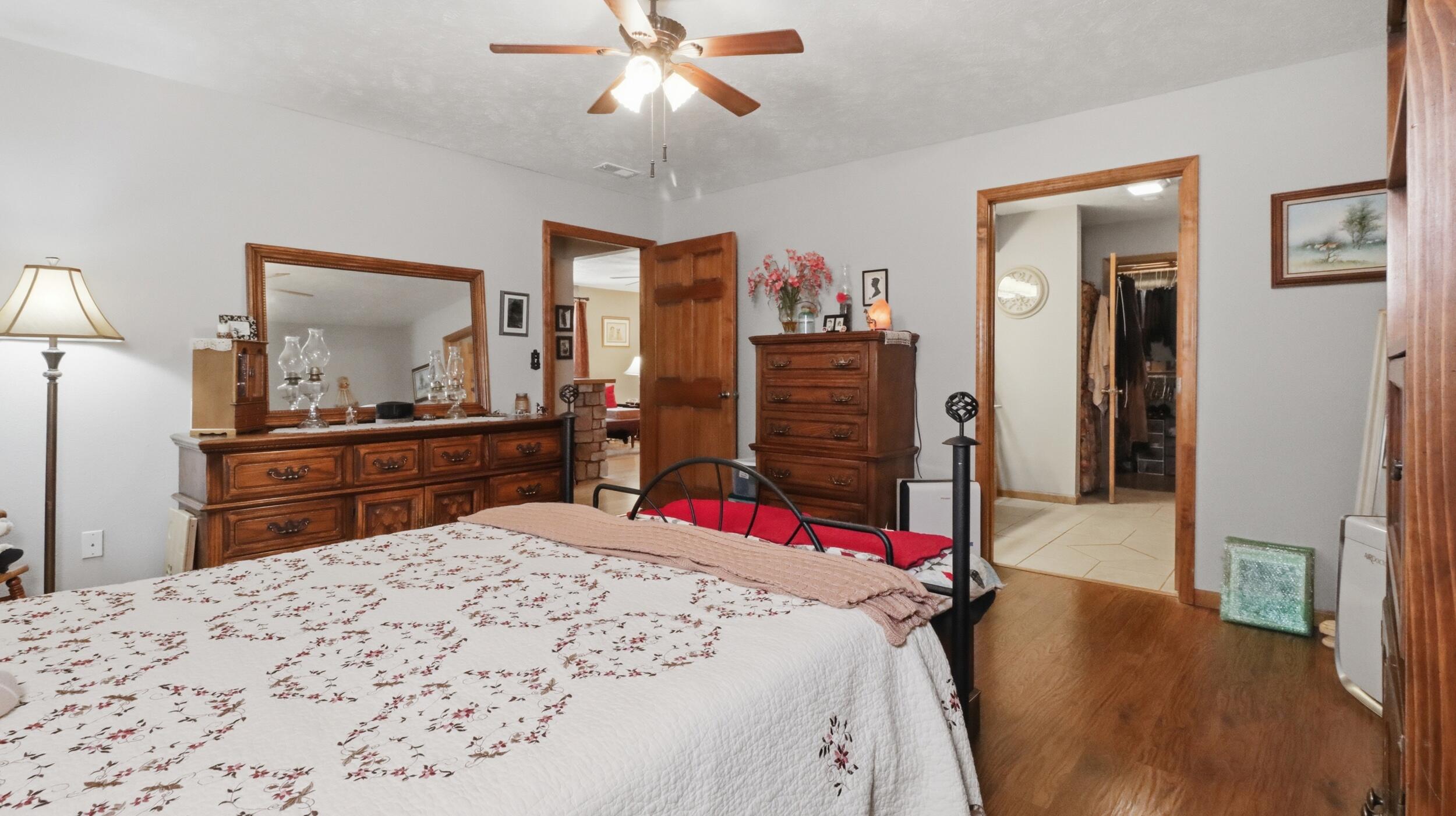 18482 Dixon Road Property Photo 16