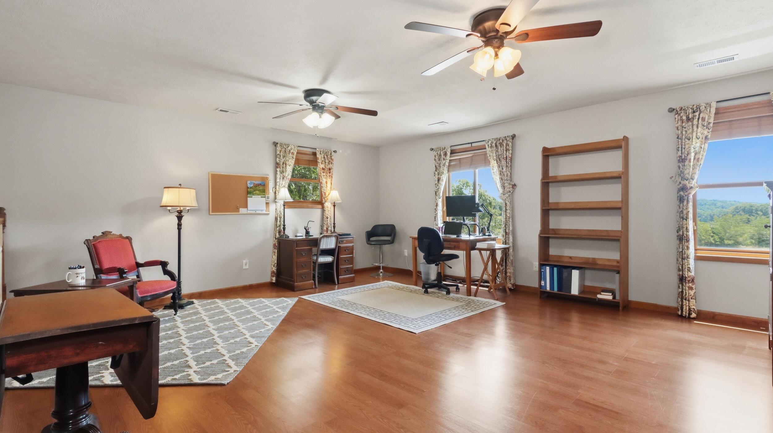 18482 Dixon Road Property Photo 24